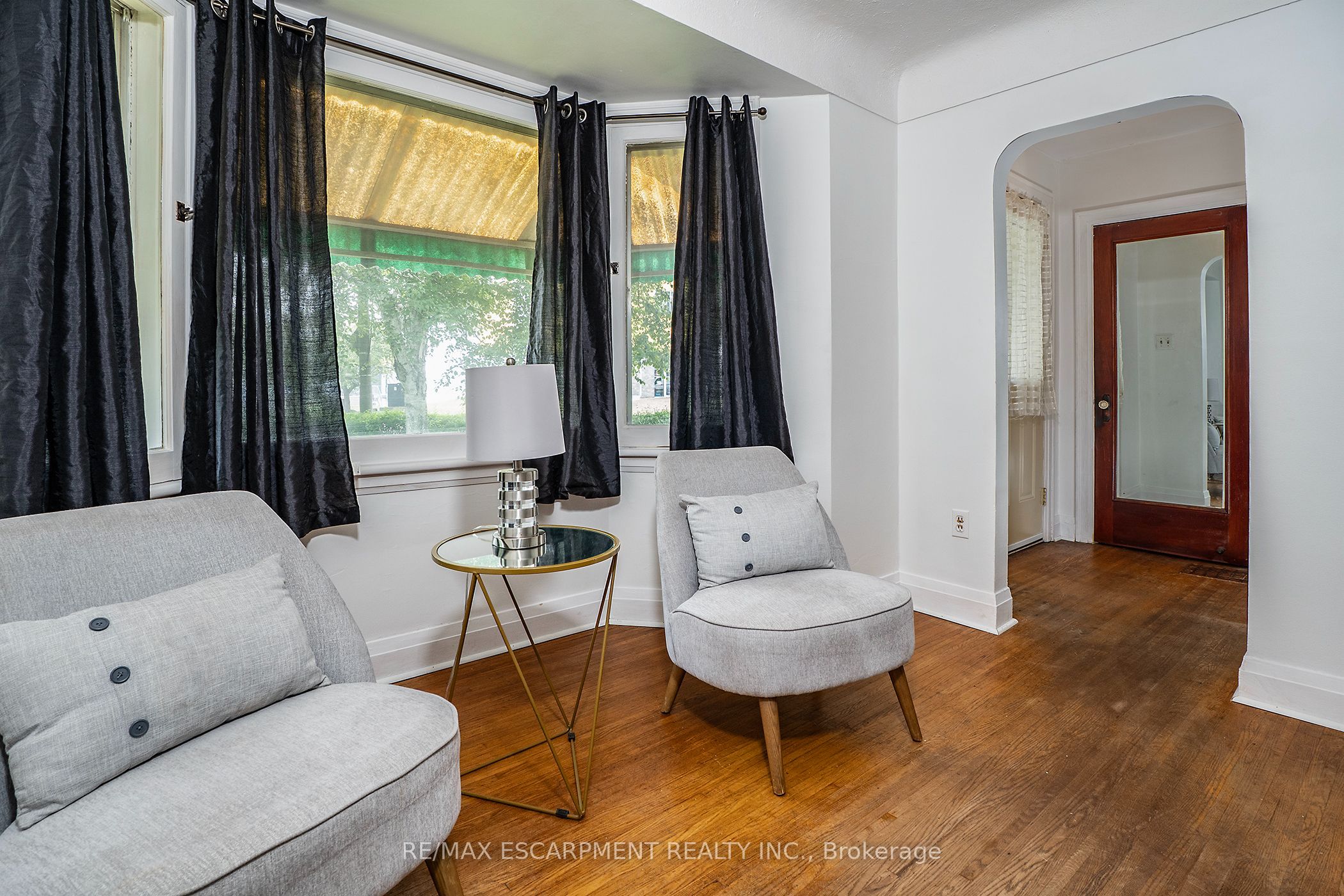 90 Osler Drive, Hamilton, ON L9H 4B5 photo 2