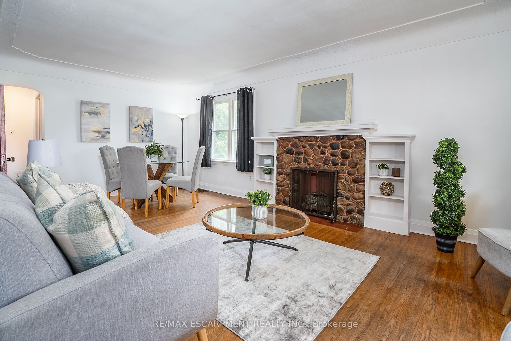 90 Osler Drive, Hamilton, ON L9H 4B5 photo 3