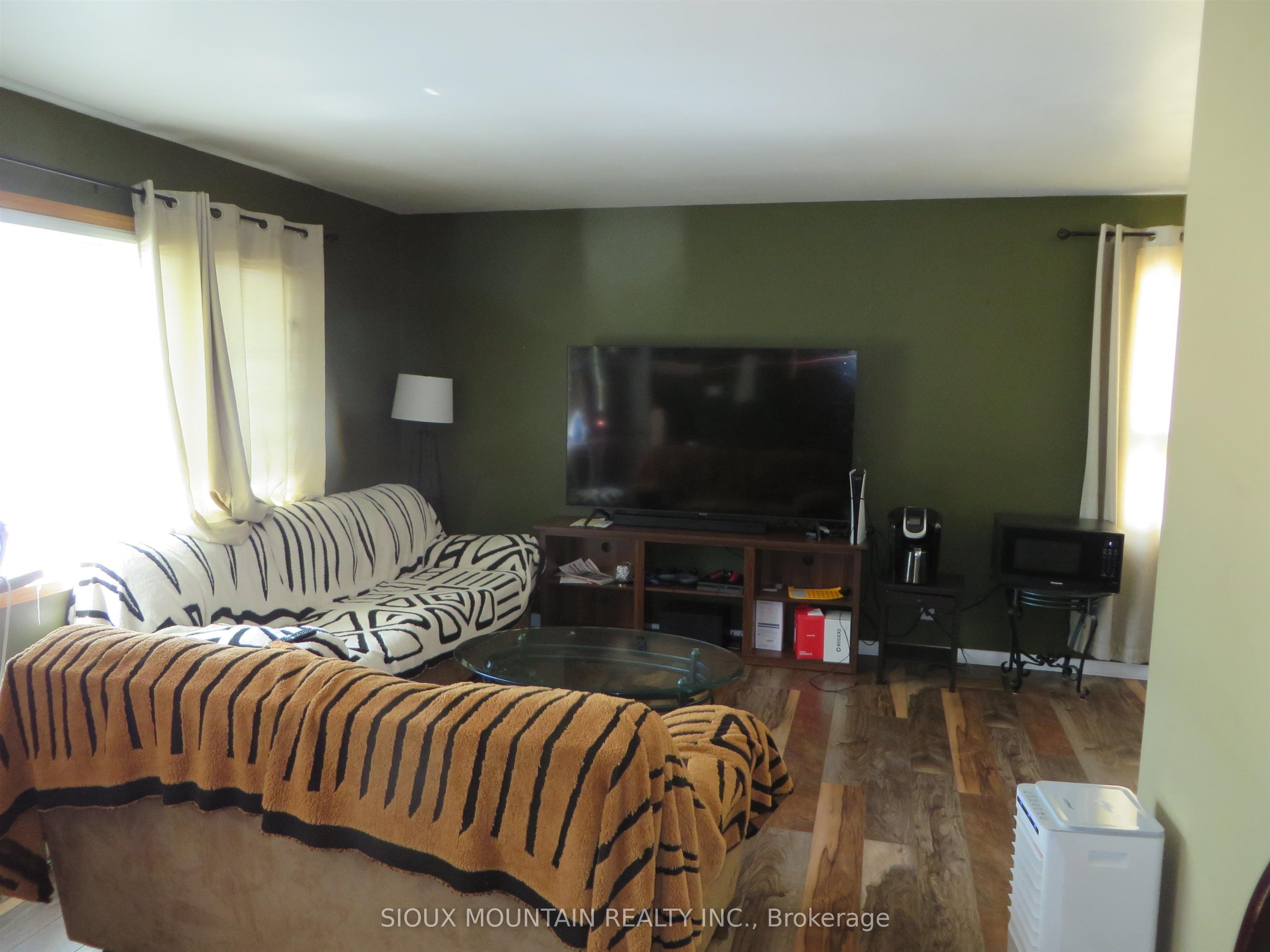 60 Second Avenue N, Sioux Lookout, ON P8T 1H2 photo 2