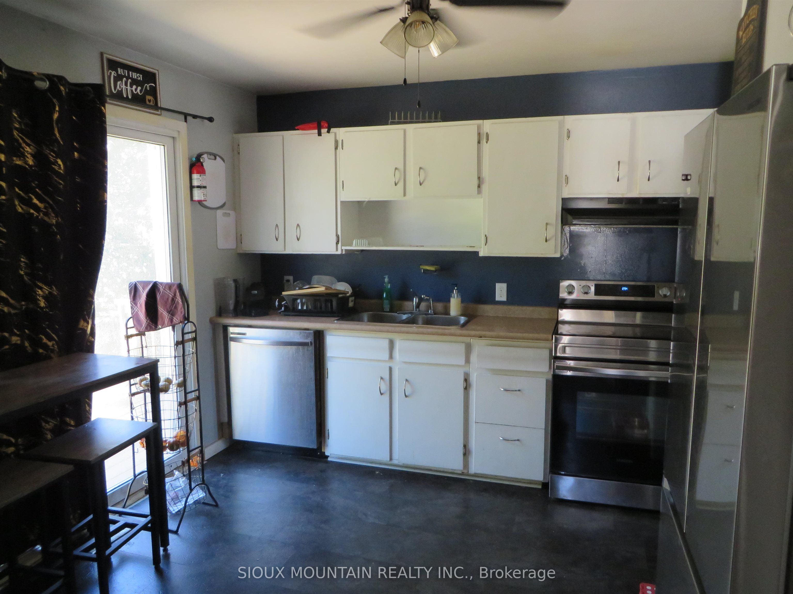 60 Second Avenue N, Sioux Lookout, ON P8T 1H2 photo 5