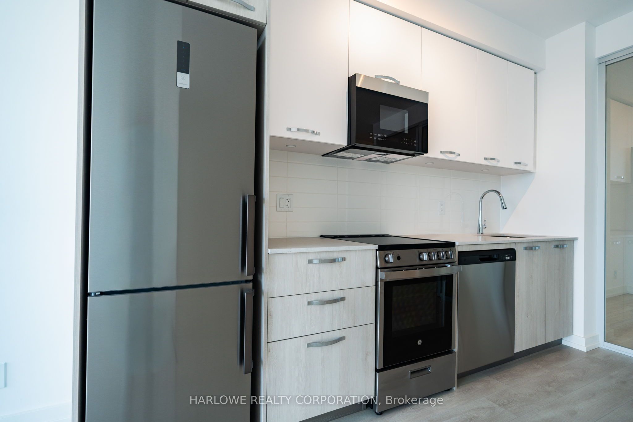 75 James Street S 2108, Hamilton, ON L8P 2Y9 photo 5