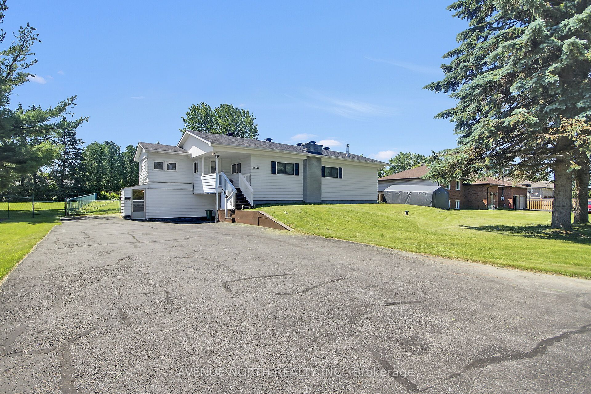 6898 Mitch Owens Road, Greely - Metcalfe - Osgoode - Vernon and Area, ON K4P 1C5 photo 2