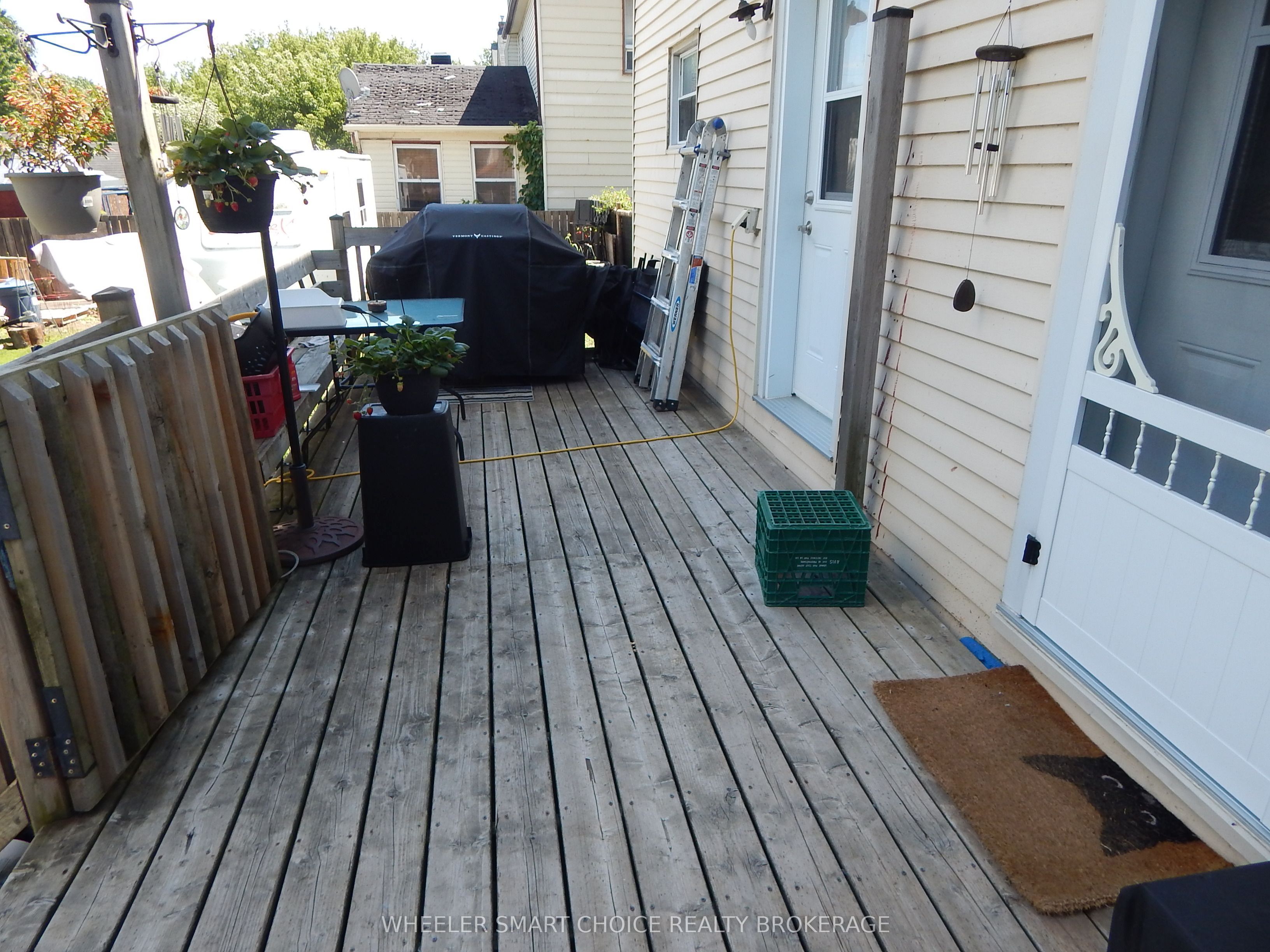 327-329 Brookdale Avenue, Cornwall, ON K6J 4P2 photo 4