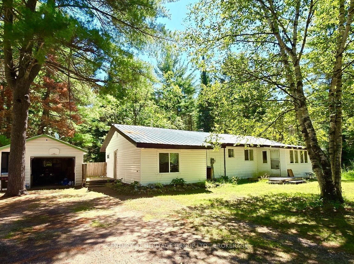 19473 41 Highway, Addington Highlands, ON K0H 1K0