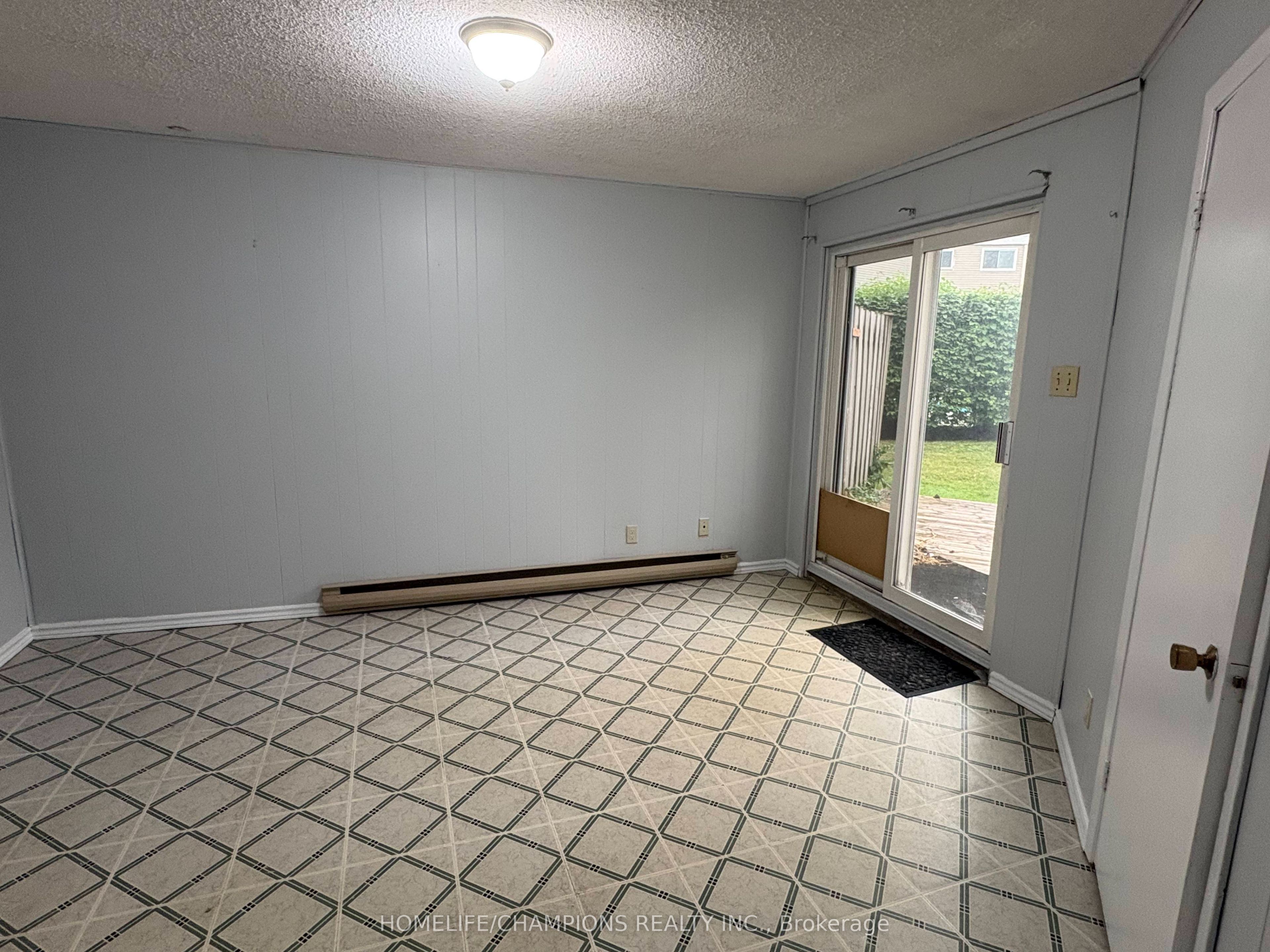 60 Elmsdale Drive 33, Kitchener, ON N2E 2G4 photo 3