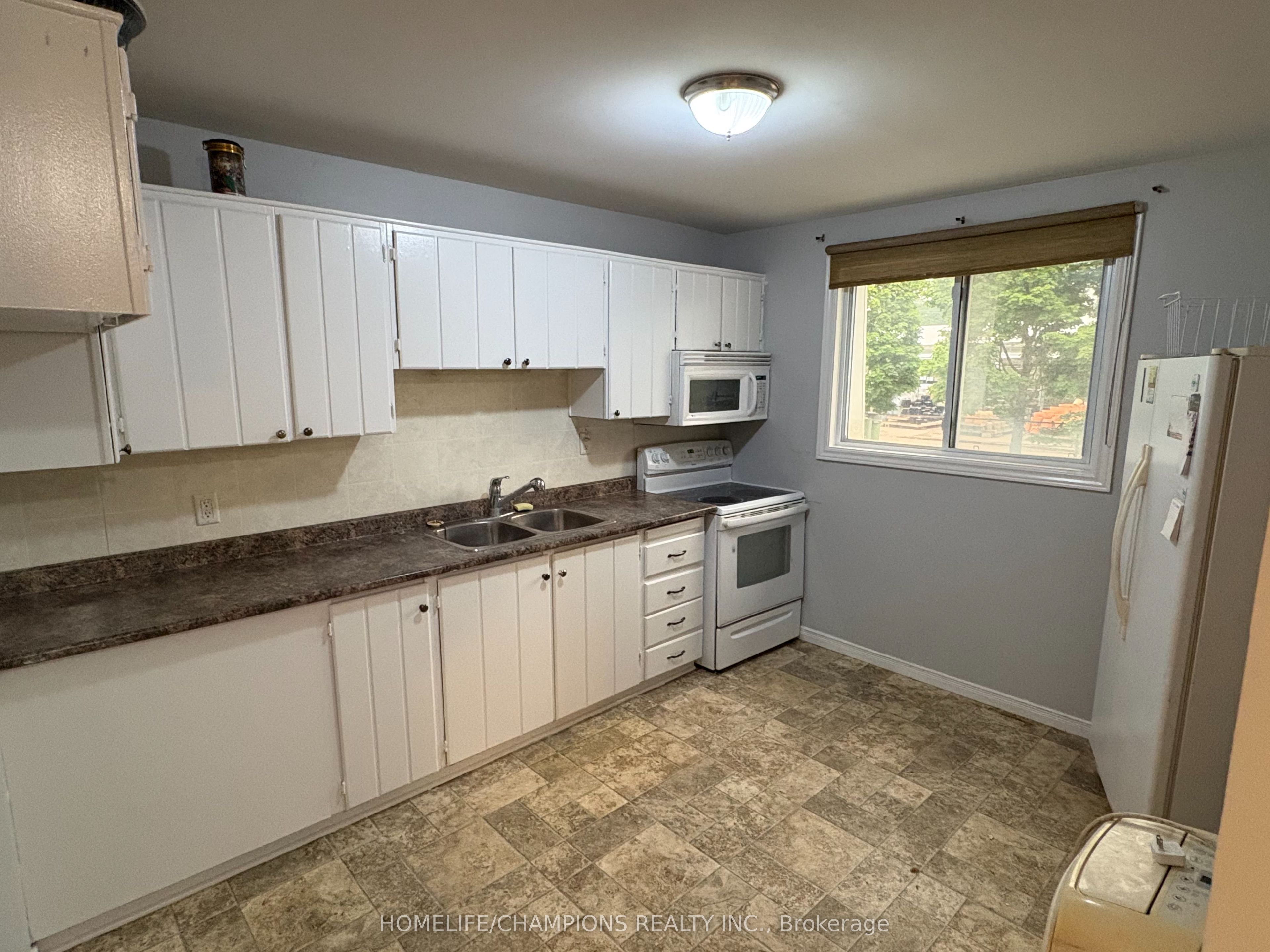60 Elmsdale Drive 33, Kitchener, ON N2E 2G4 photo 5
