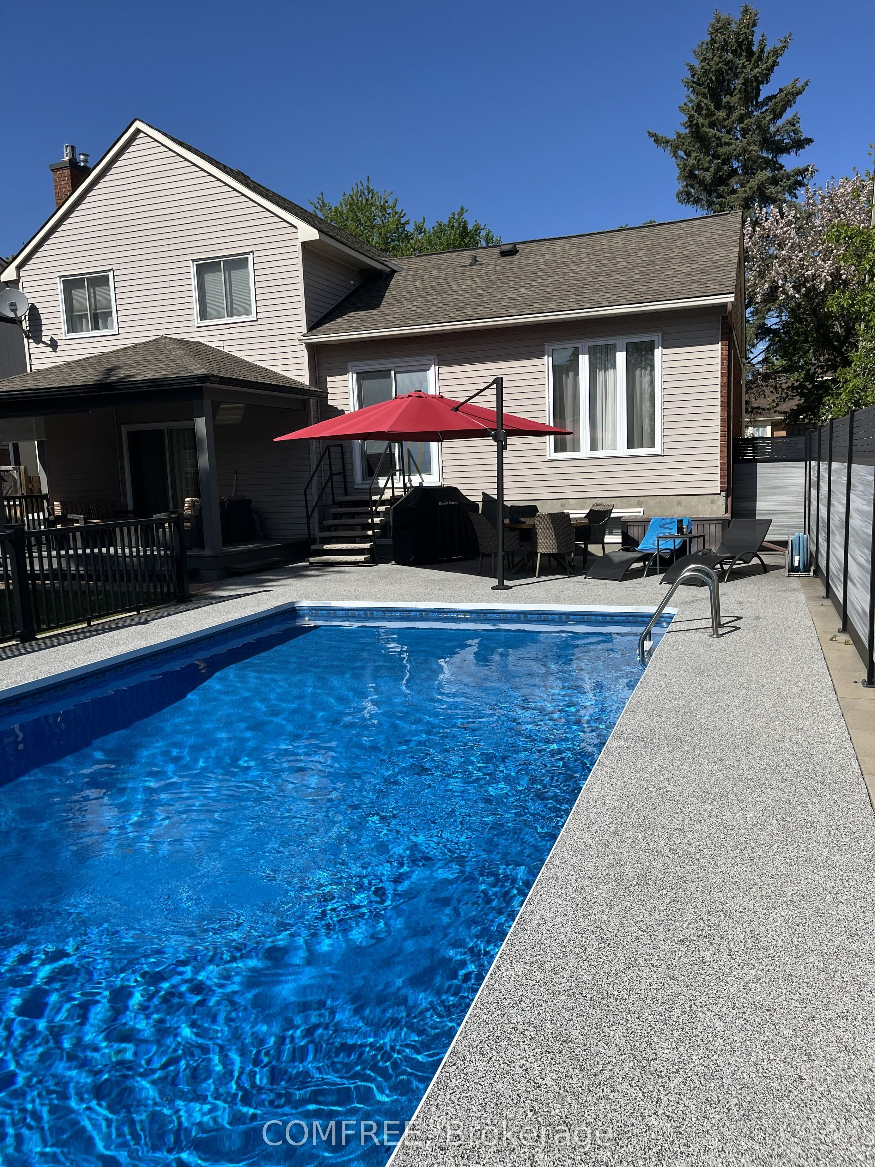 10 Trotting Way, Kanata, ON K2M 1B2 photo 3