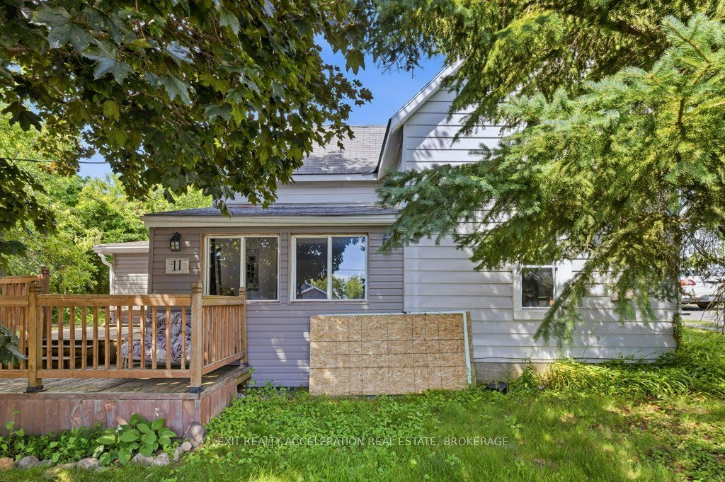 11 Parks Street, Greater Napanee, ON K7R 3C1 photo 2