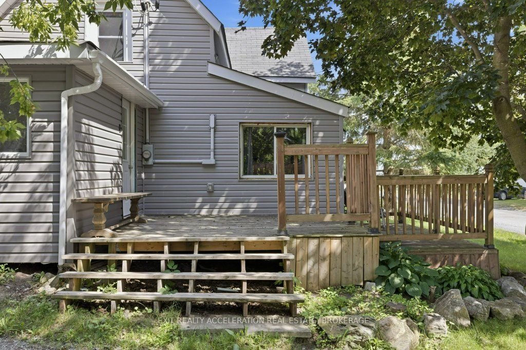 11 Parks Street, Greater Napanee, ON K7R 3C1 photo 4