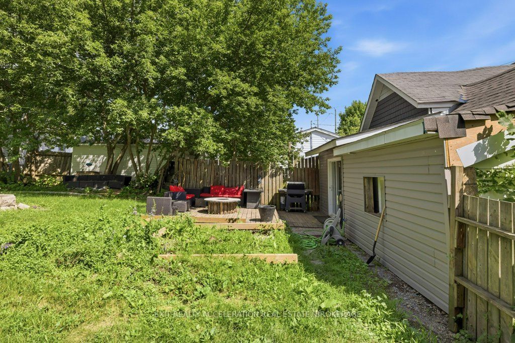 11 Parks Street, Greater Napanee, ON K7R 3C1 photo 5