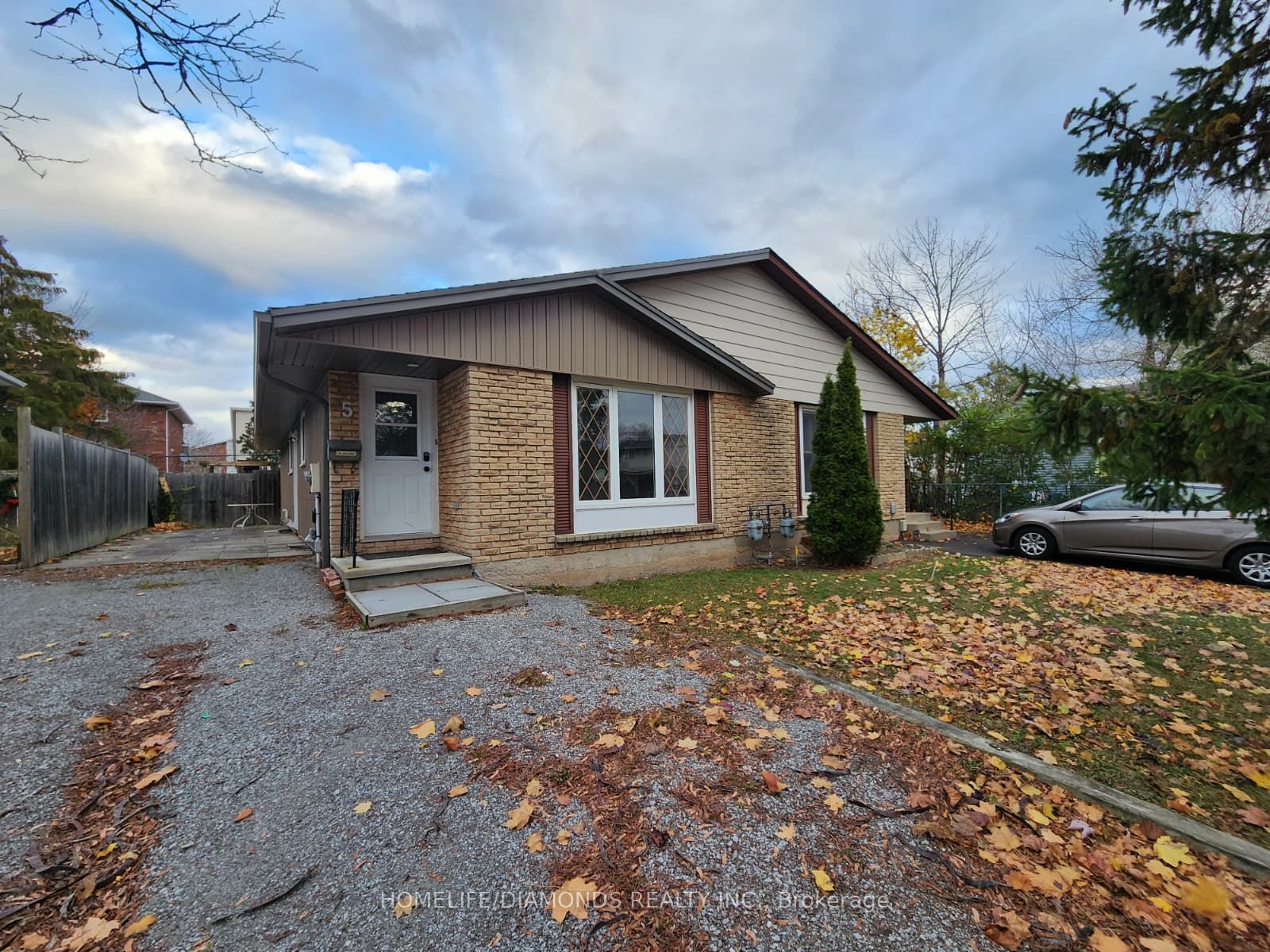 5 CALCOTT Court UPPER, Thorold, ON L2V 4J9