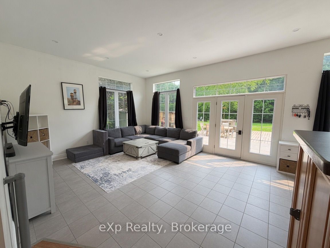 853 7th Avenue, Hanover, ON N4N 2K3 photo 4