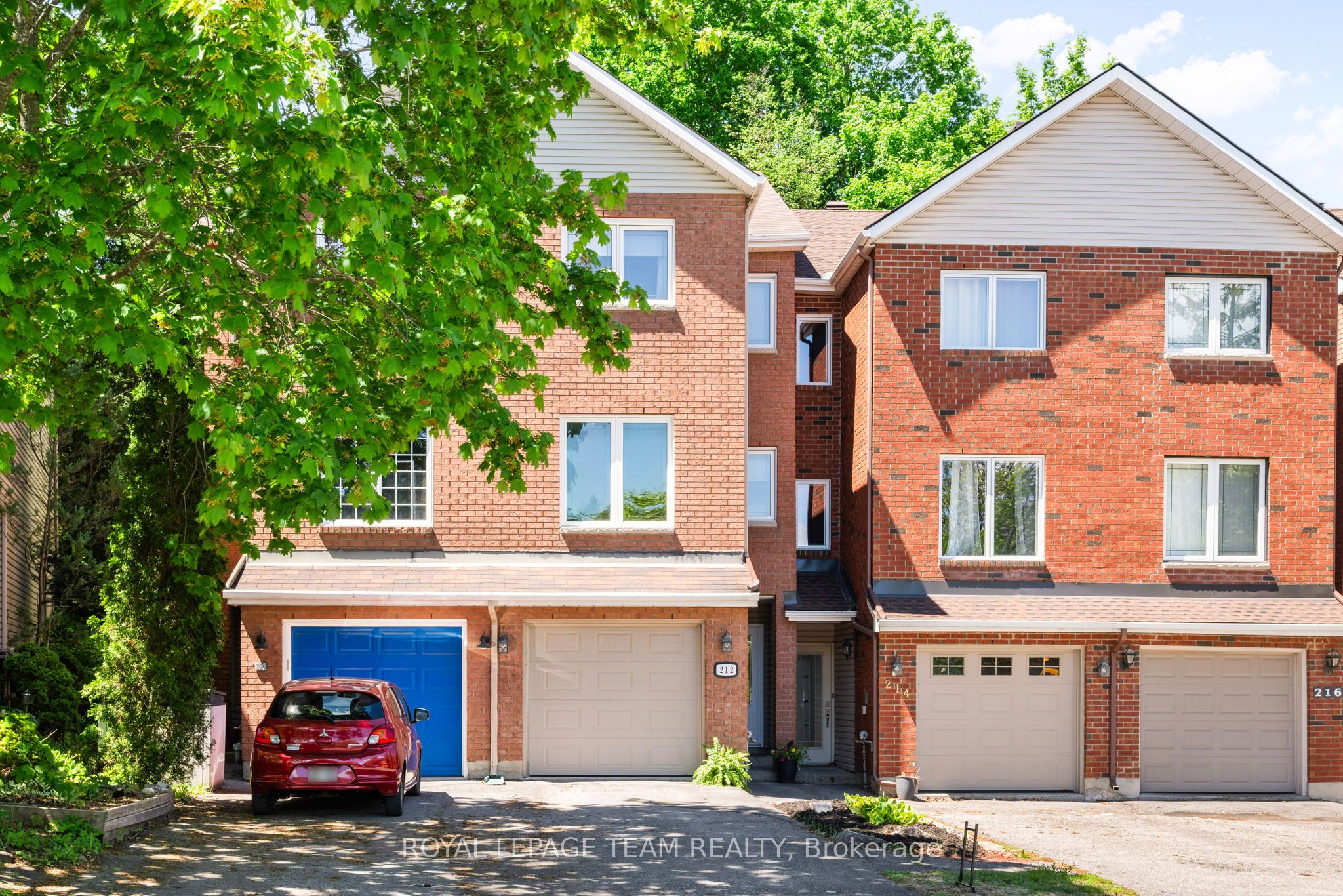 212 Provender Avenue, Manor Park - Cardinal Glen and Area, ON K1K 4N7 photo 4