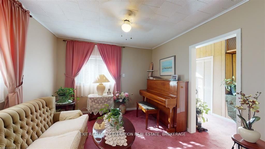 41 Water Street, Greater Napanee, ON K7R 1V5 photo 4