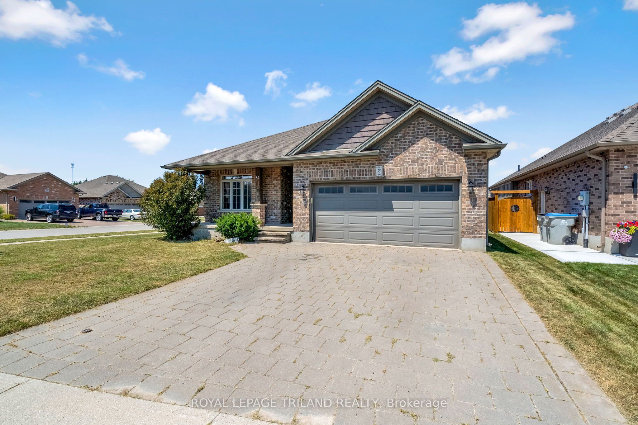 35 Cassie Crescent, Strathroy-Caradoc, ON N7G 4E3 photo 3