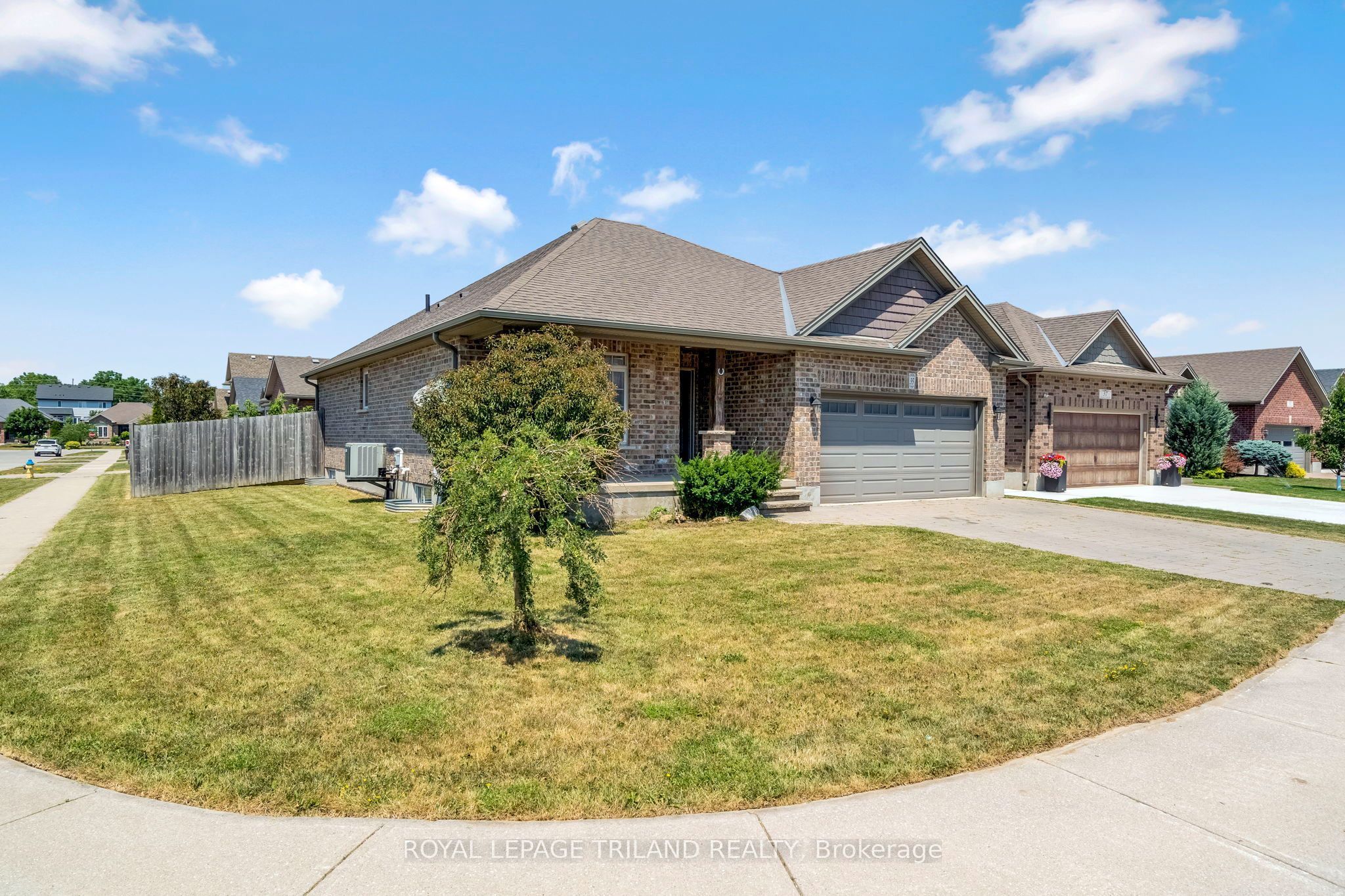 35 Cassie Crescent, Strathroy-Caradoc, ON N7G 4E3 photo 4