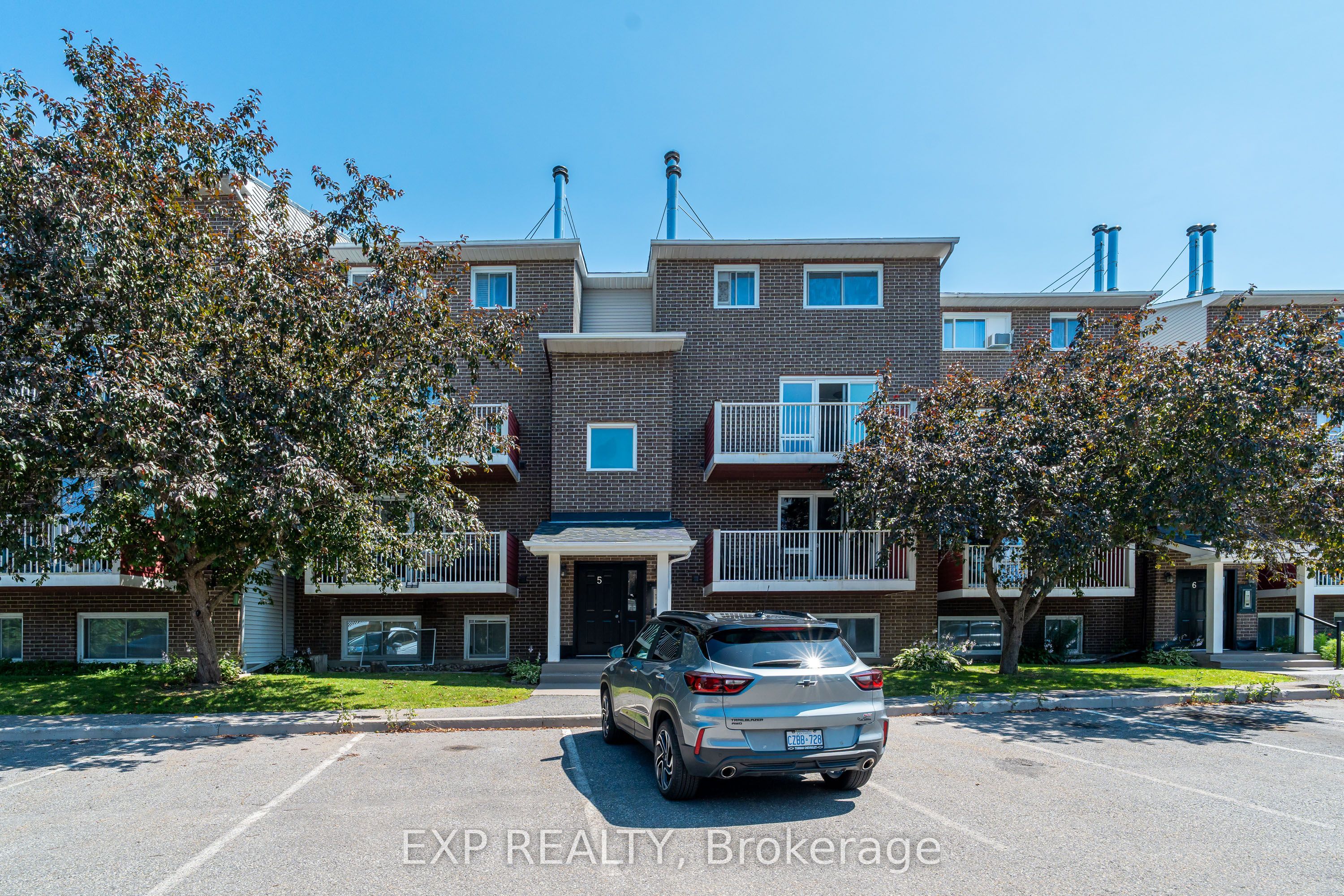 1589 St. Bernard Street 505, Blossom Park - Airport and Area, ON K1T 3H9 photo 2