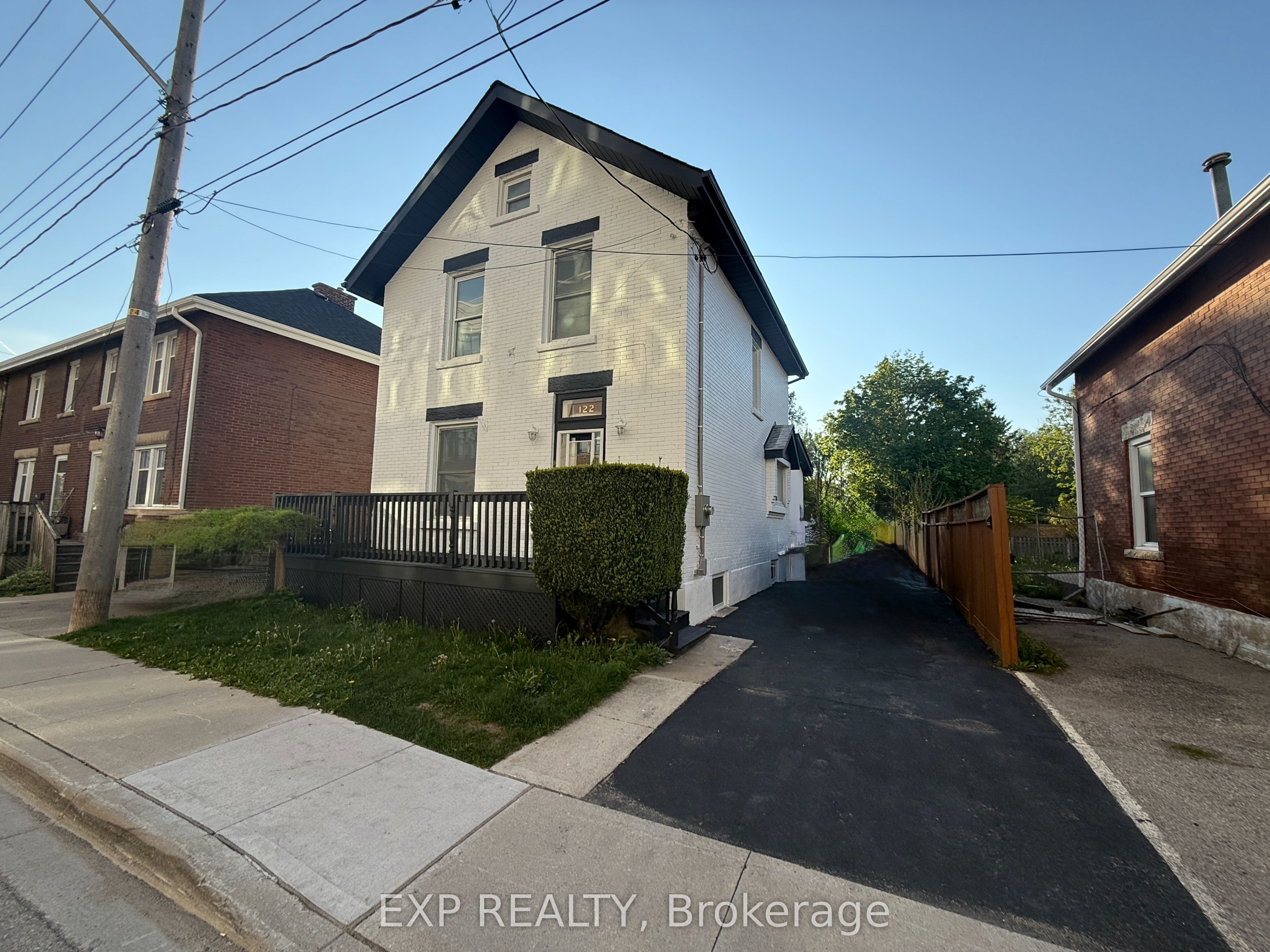 122 Alice Street Upper, Guelph, ON N1E 2Z9
