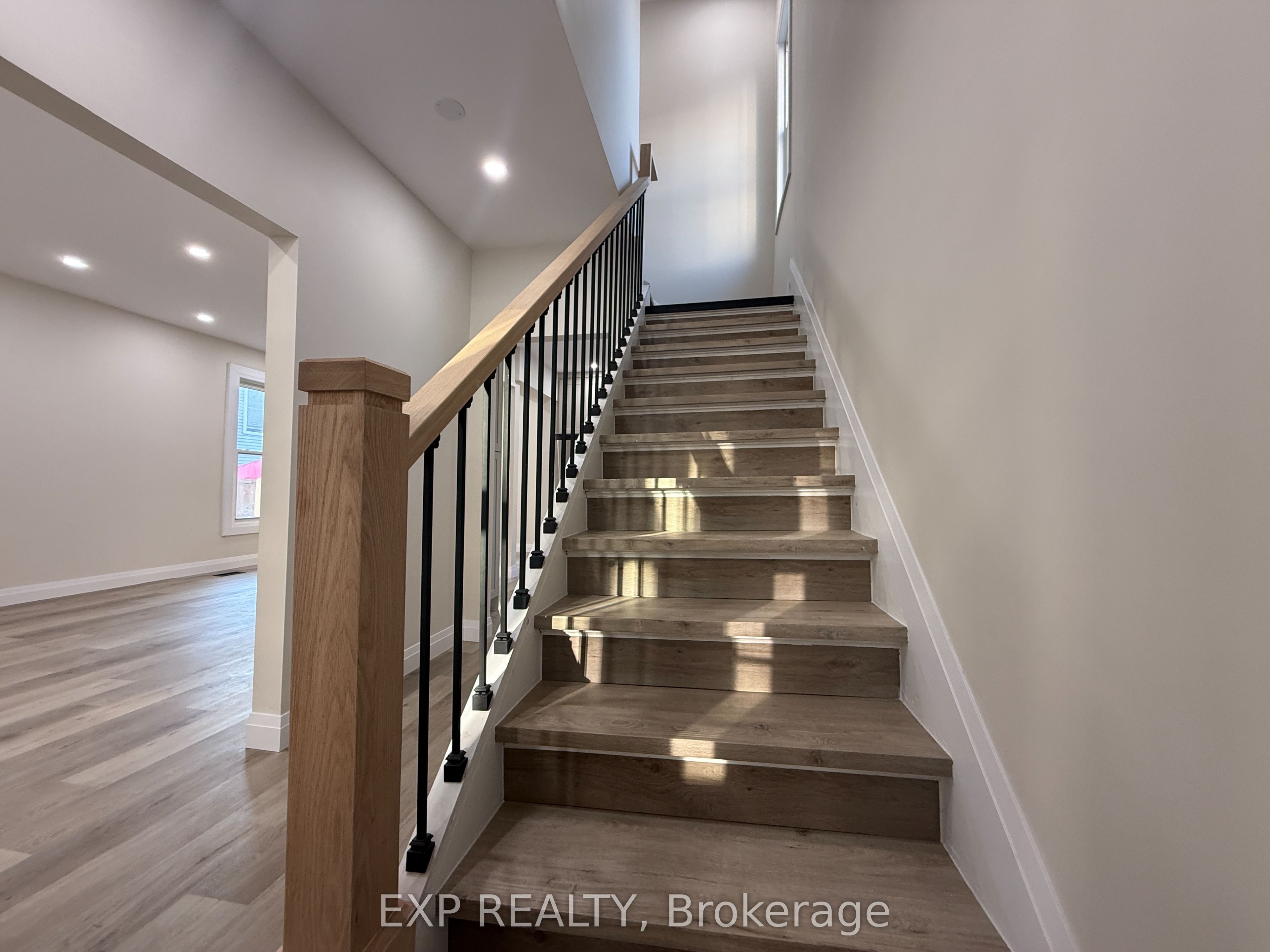 122 Alice Street Upper, Guelph, ON N1E 2Z9 photo 3