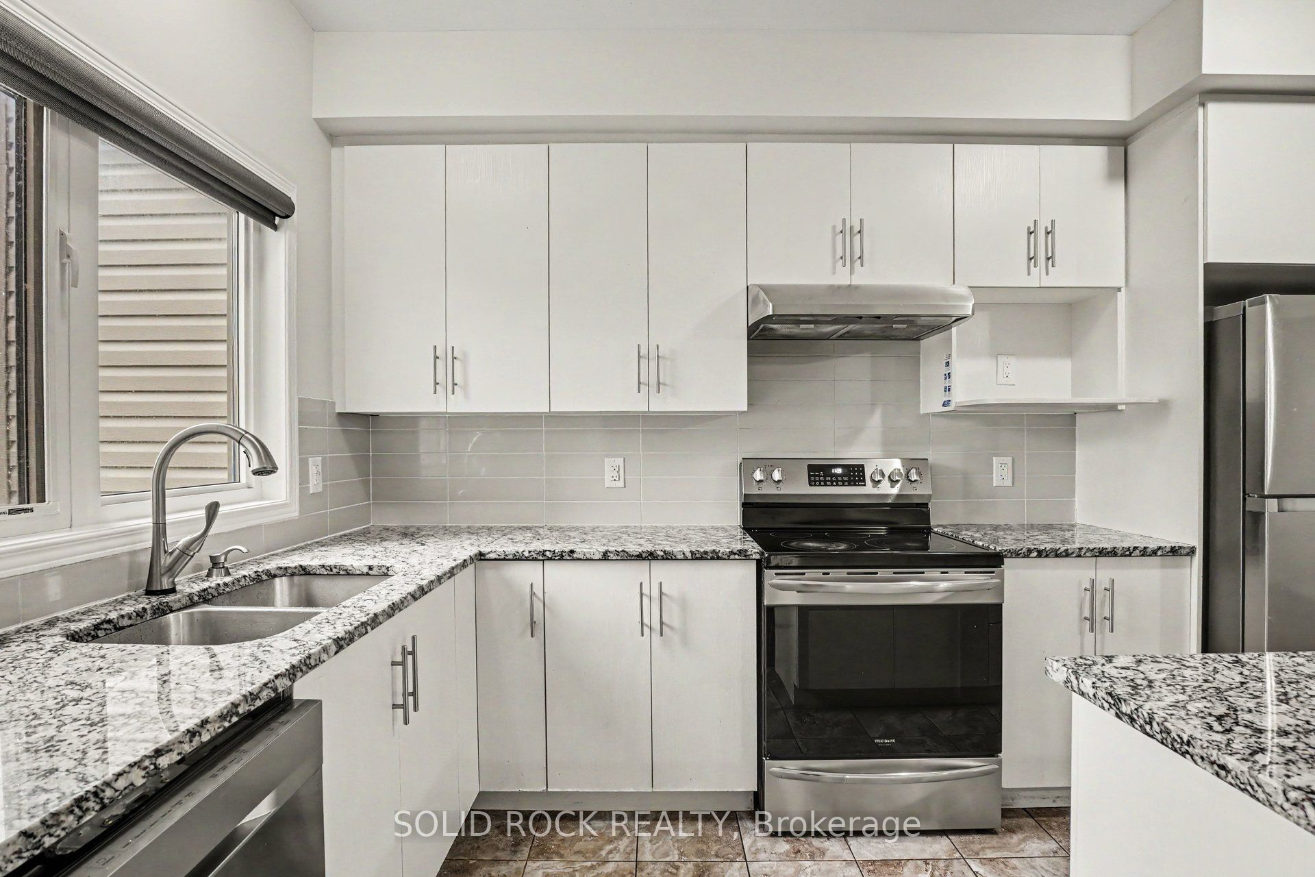 639 Via Campanale Avenue, Barrhaven, ON K2J 4A2 photo 4