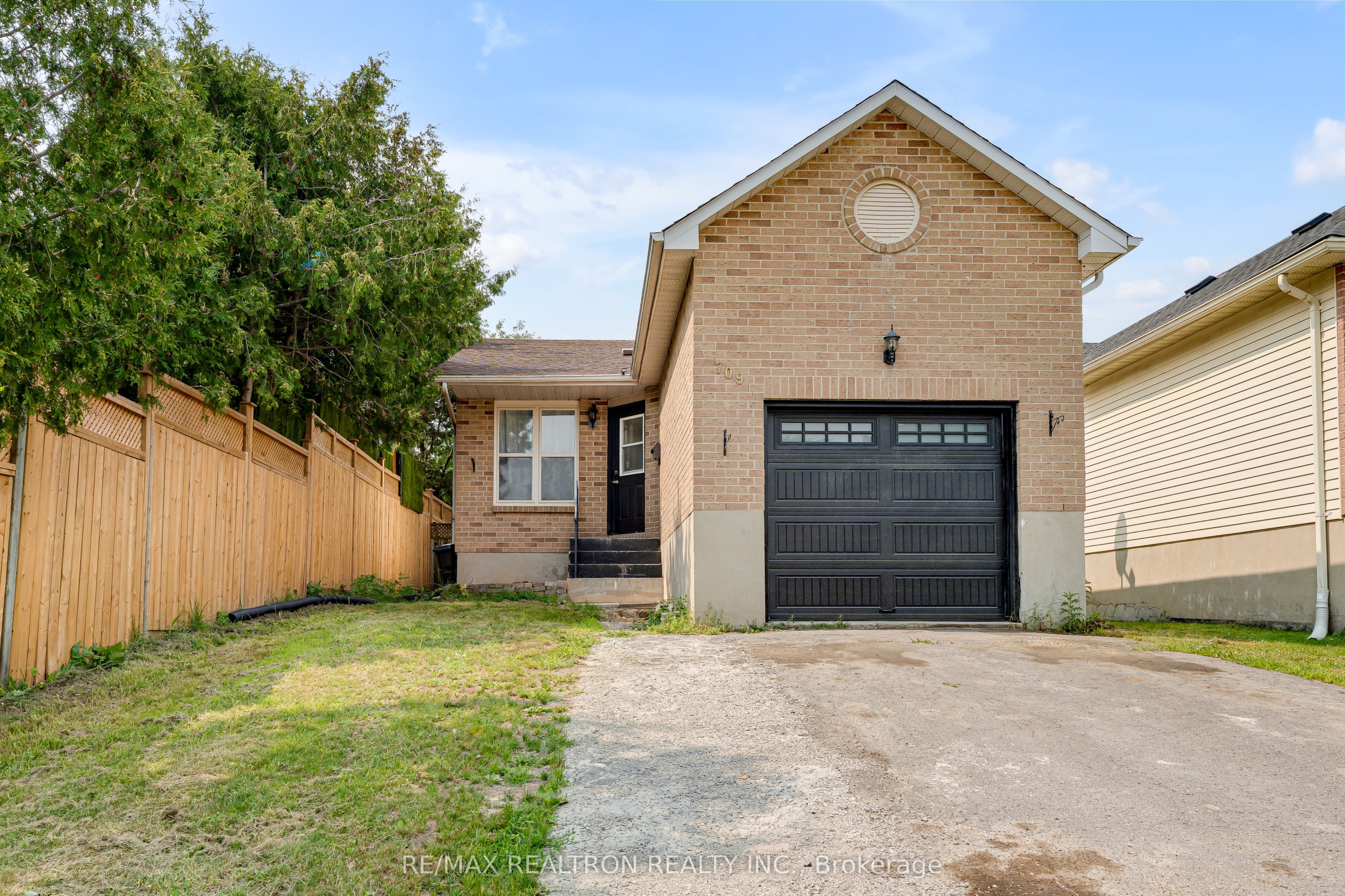 709 Ridley Drive, Kingston, ON K7P 2A3 photo 2