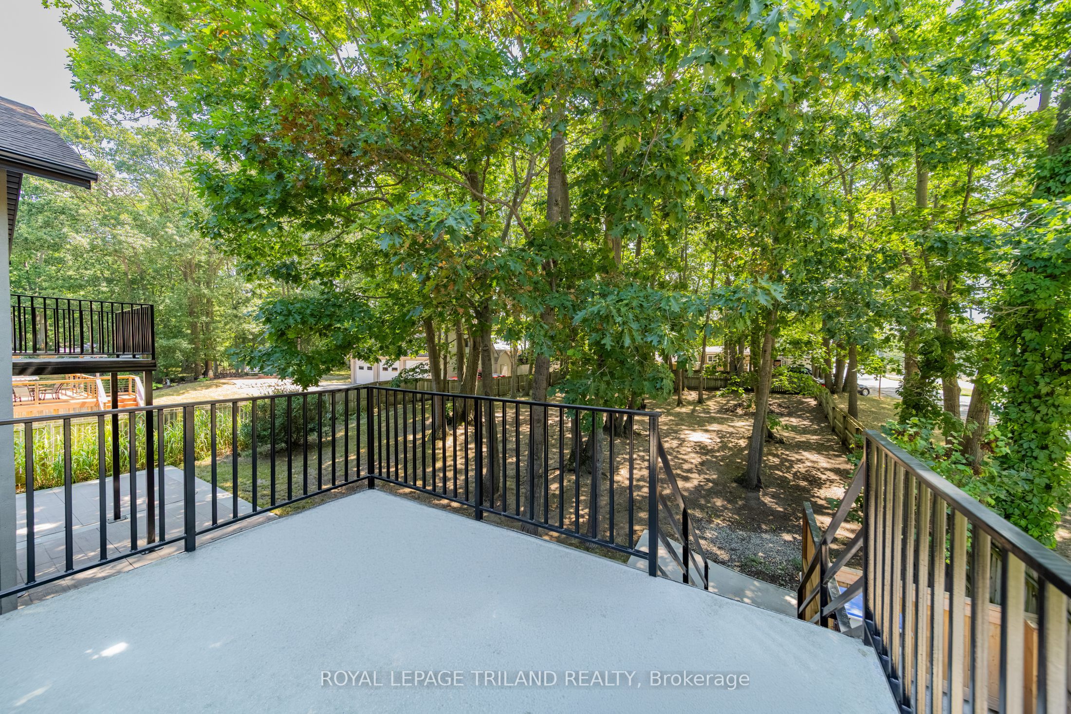 9653 Joanne Avenue, Lambton Shores, ON N0M 1T0 photo 5