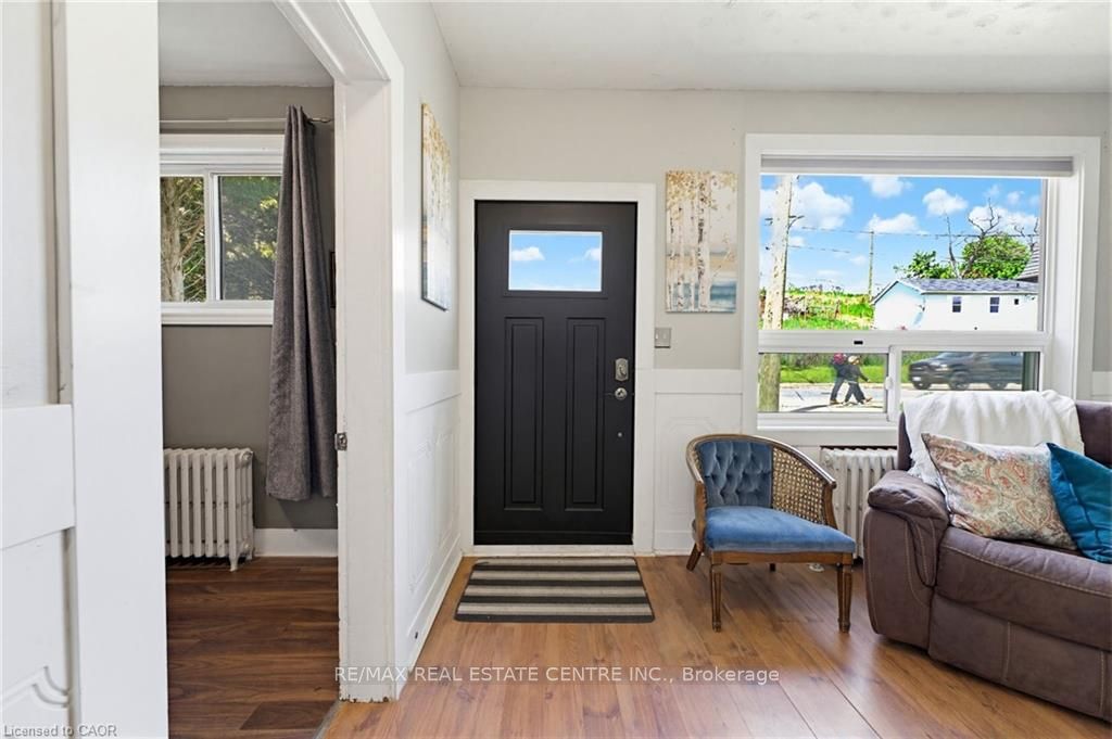 25 Beverly Street, Cambridge, ON N1R 3Z4 photo 2