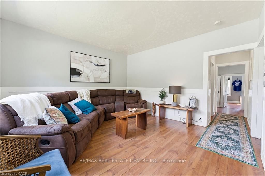 25 Beverly Street, Cambridge, ON N1R 3Z4 photo 3
