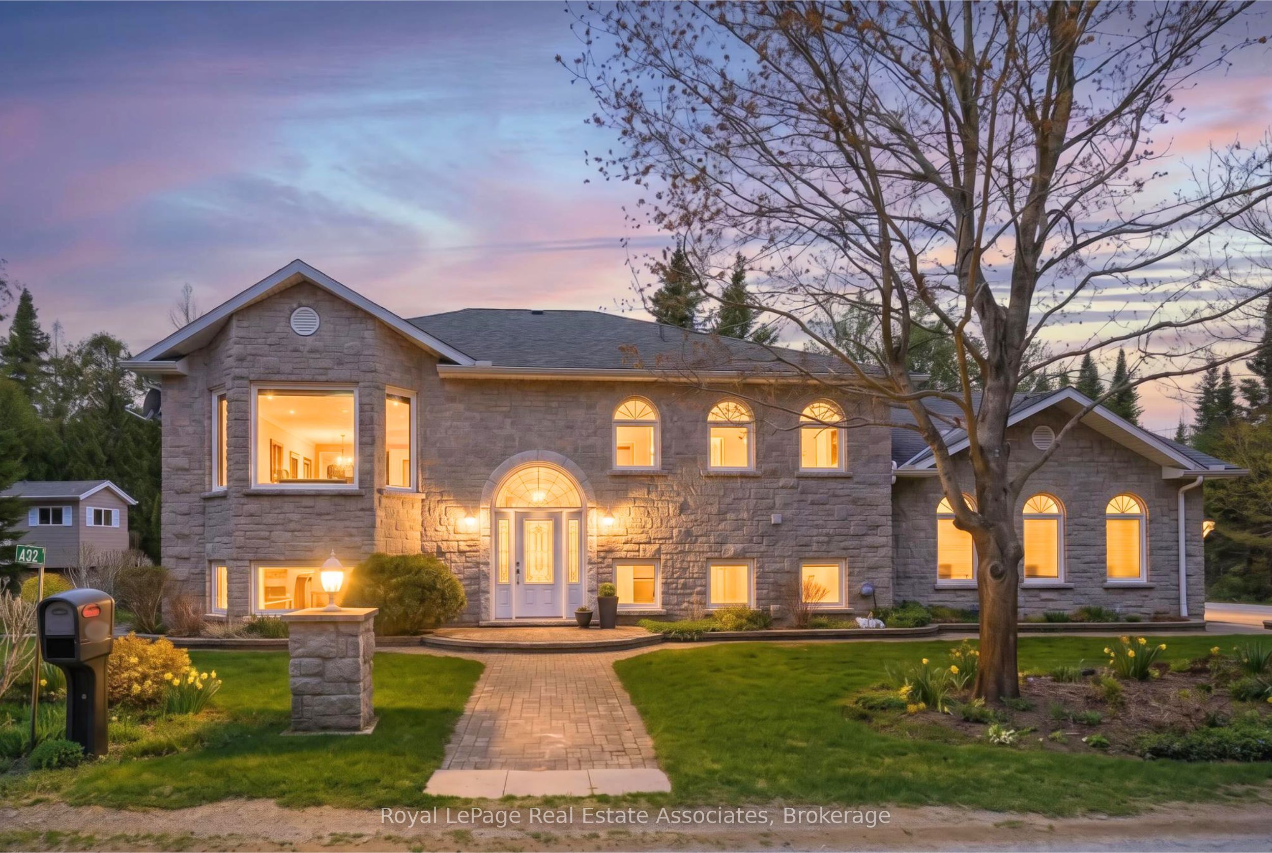 422 Third Avenue N, South Bruce Peninsula, ON N0H 2G0
