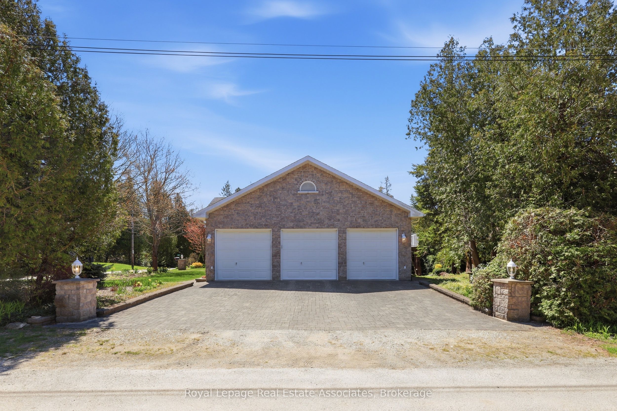 422 Third Avenue N, South Bruce Peninsula, ON N0H 2G0 photo 3
