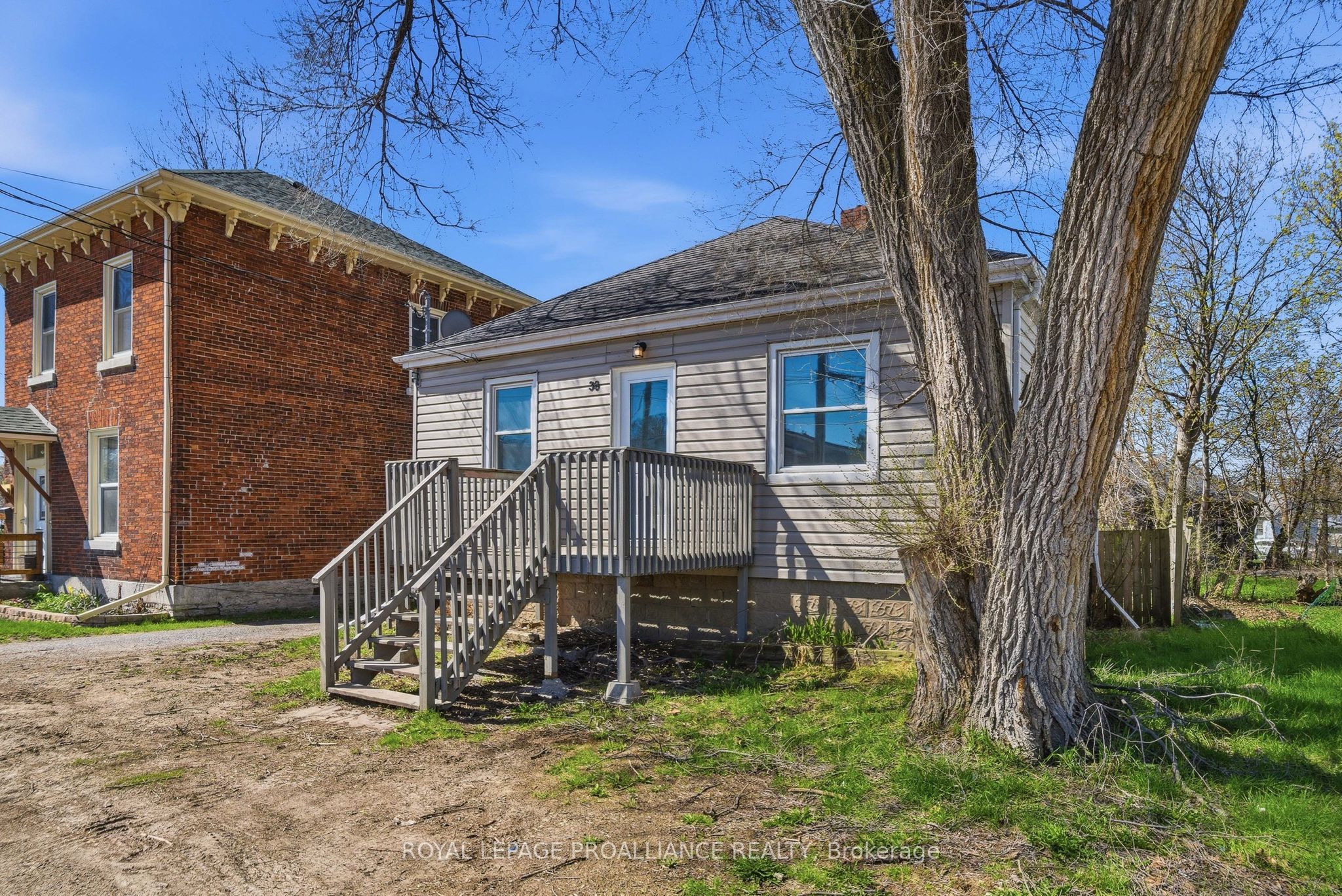 38 Oak Street, Belleville, ON K8N 3S8 photo 4