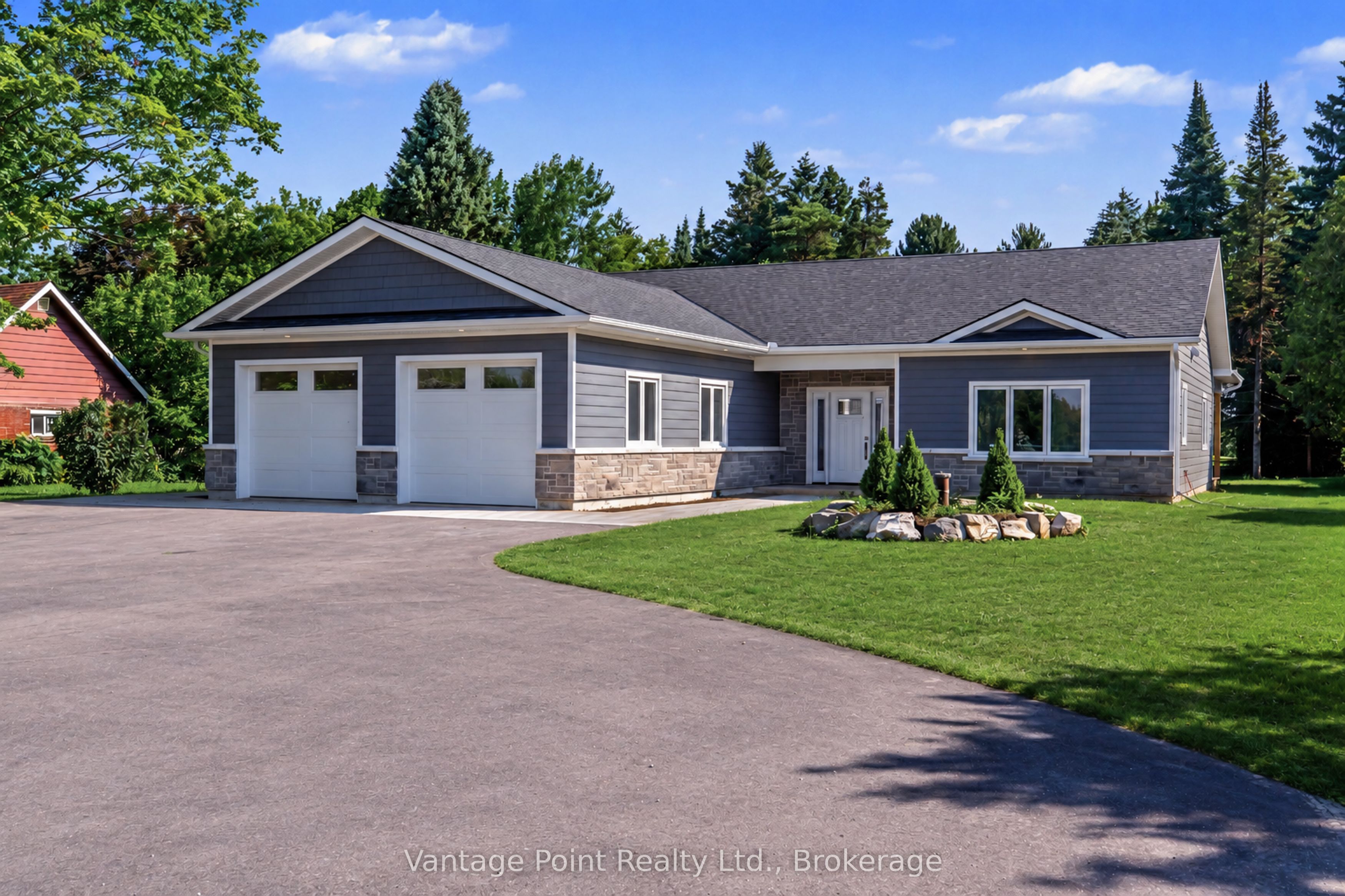 107 Toronto Road, Grey Highlands, ON N0C 1E0 photo 2