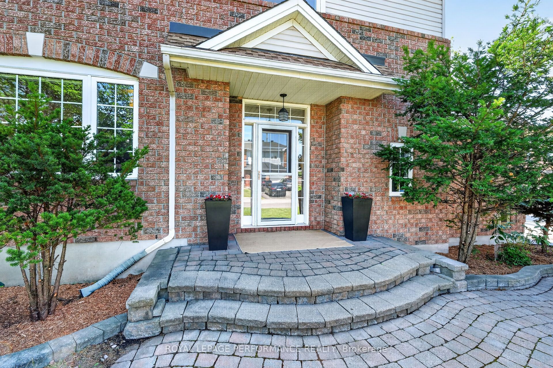 990 Lucille Way, Orleans - Cumberland and Area, ON K4A 4J2 photo 4