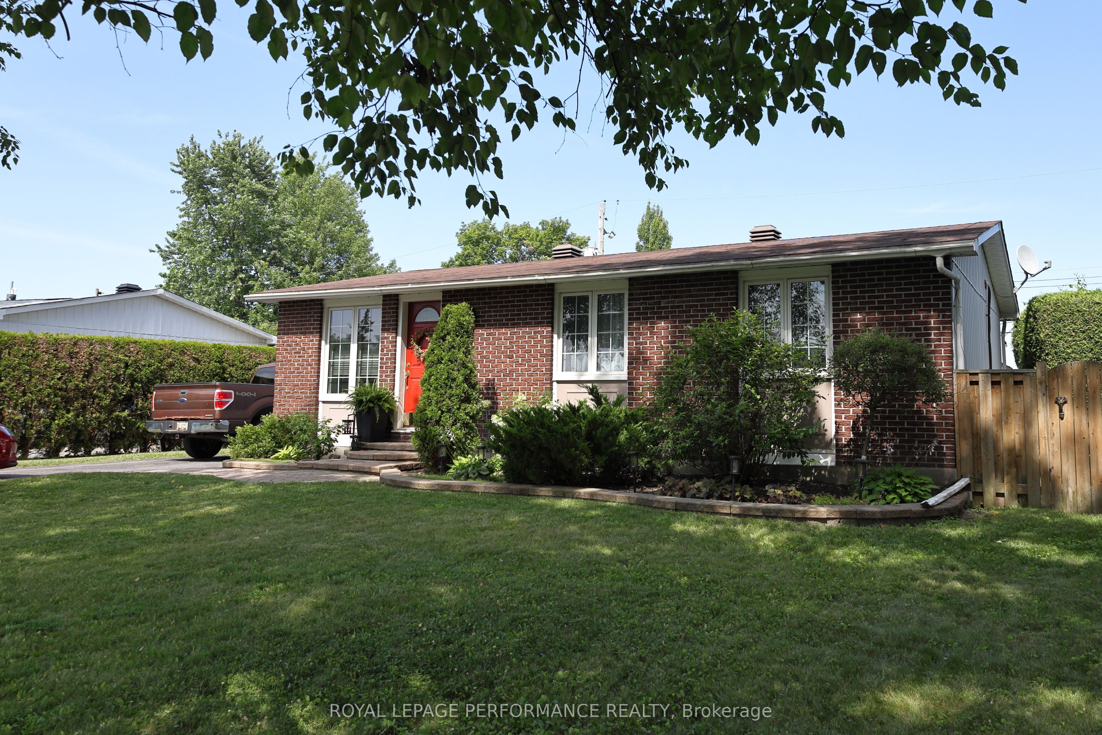 1497 Blackheath Street, Orleans - Cumberland and Area, ON K1E 1K6 photo 2
