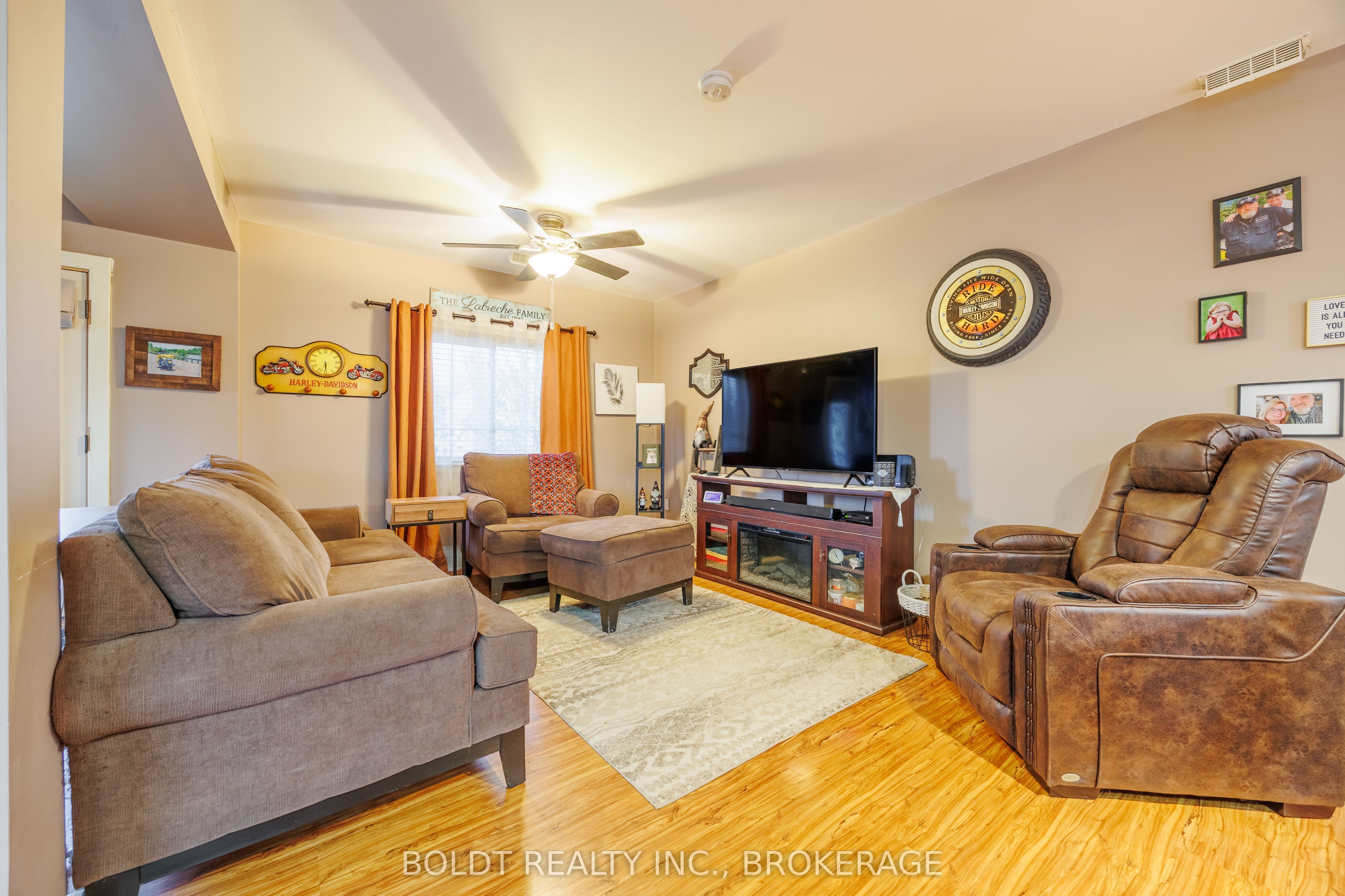 19 Patricia Avenue, Welland, ON L3C 1E7 photo 3