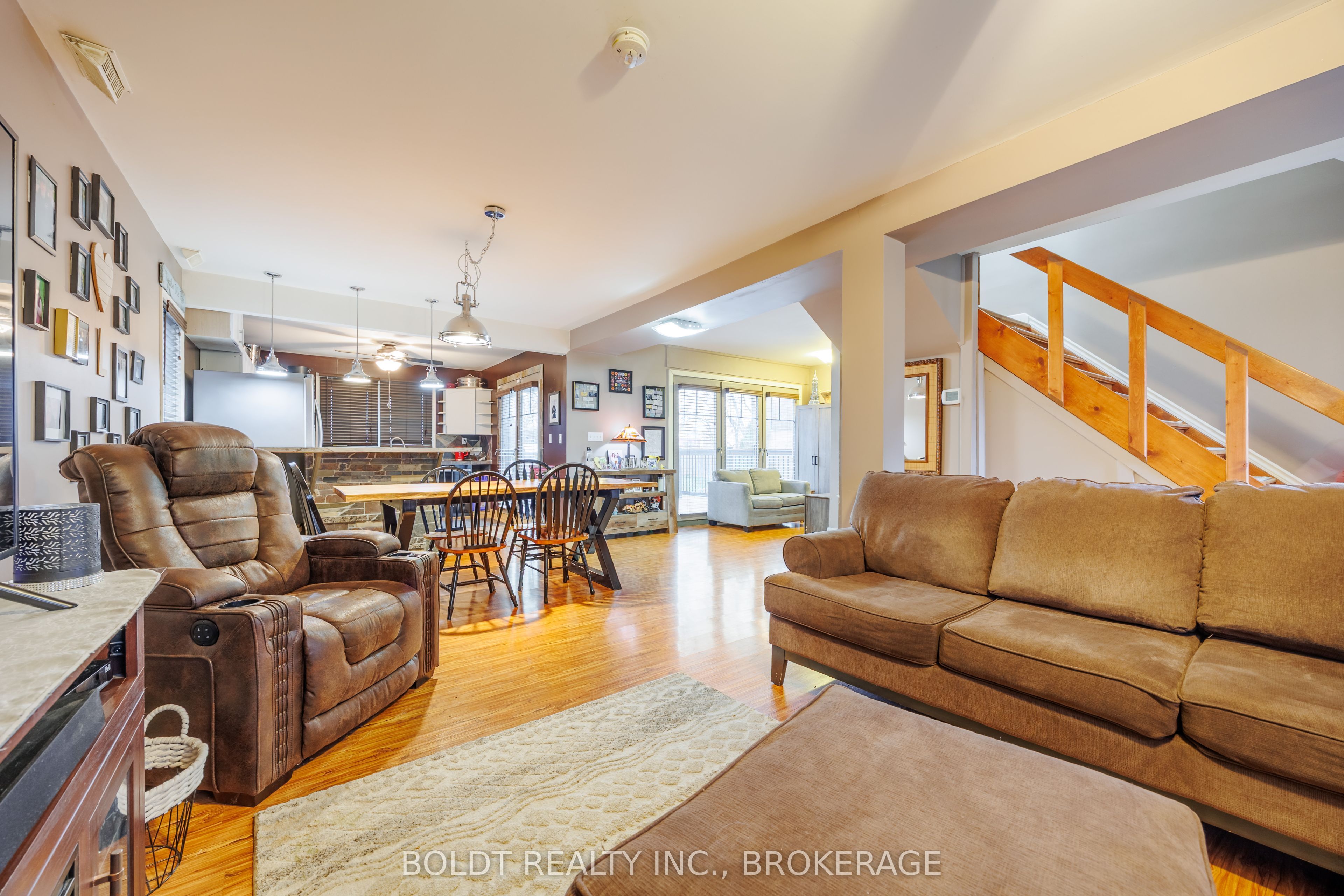 19 Patricia Avenue, Welland, ON L3C 1E7 photo 4