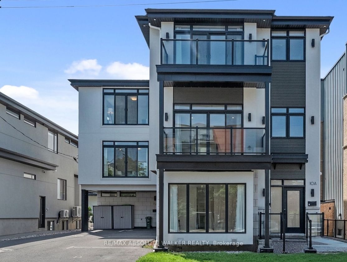 10 Chapleau Avenue A, Vanier and Kingsview Park, ON K1M 1E3