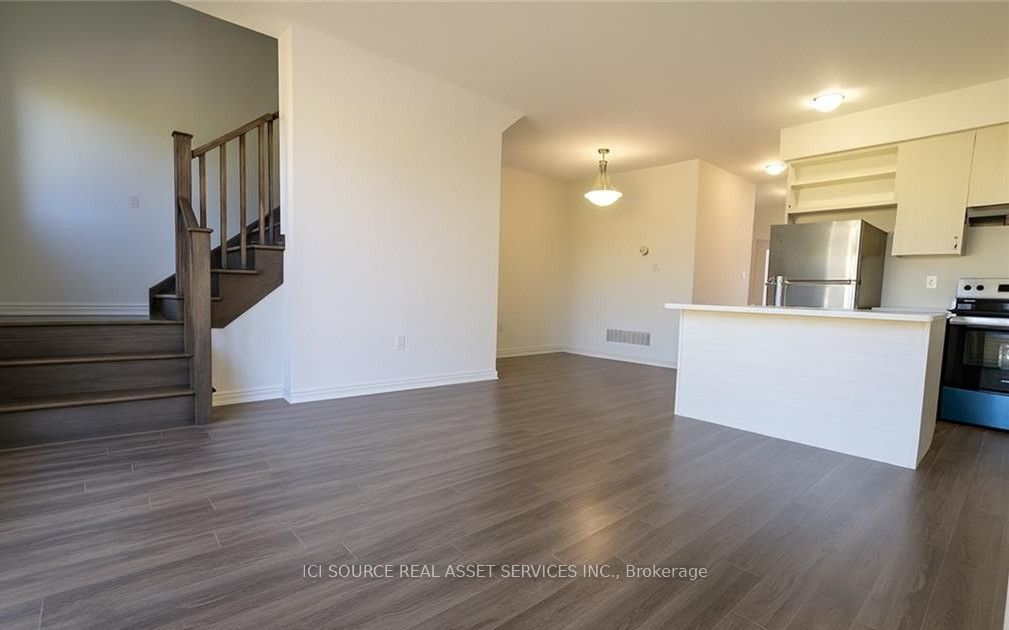 933 Amand Drive, Kitchener, ON N2E 3Y2 photo 3