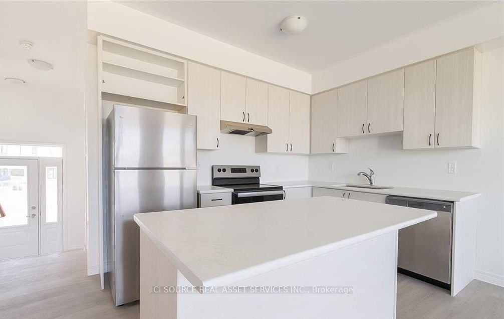 933 Amand Drive, Kitchener, ON N2E 3Y2 photo 5