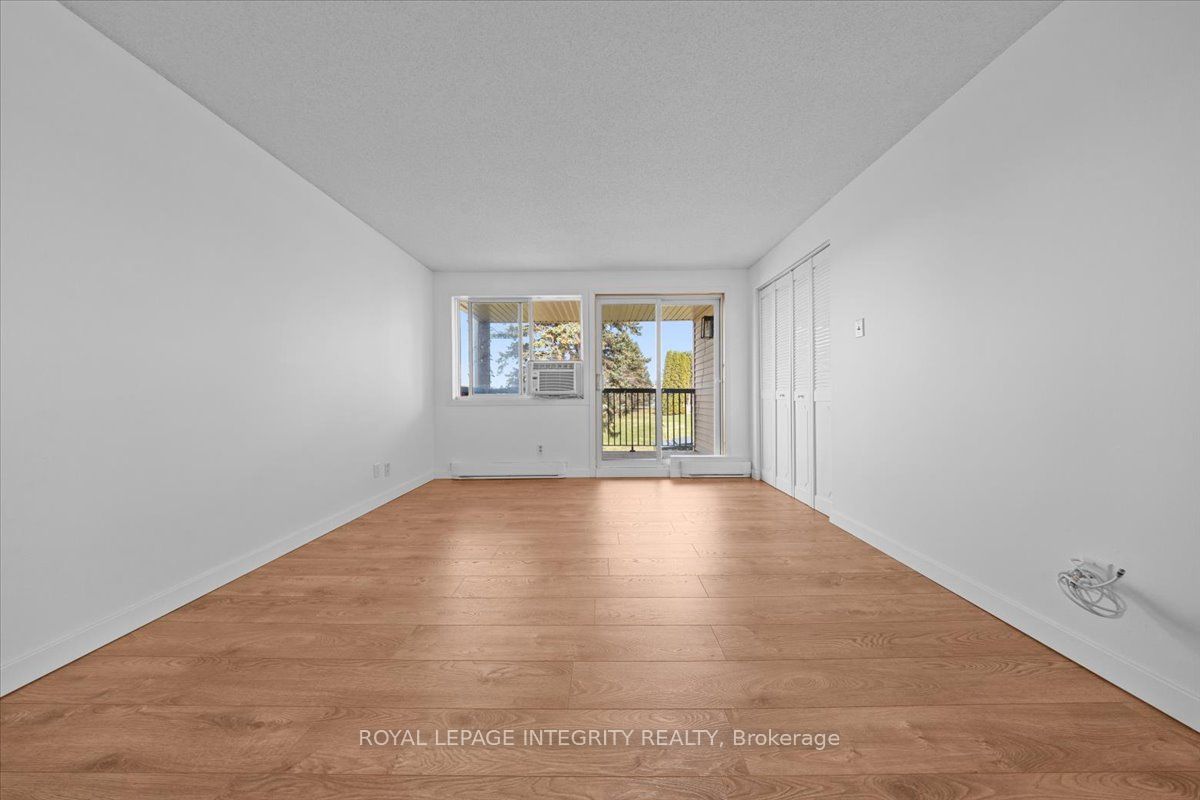 6470 Bilberry Drive 207, Orleans - Convent Glen and Area, ON K1C 4P1 photo 4