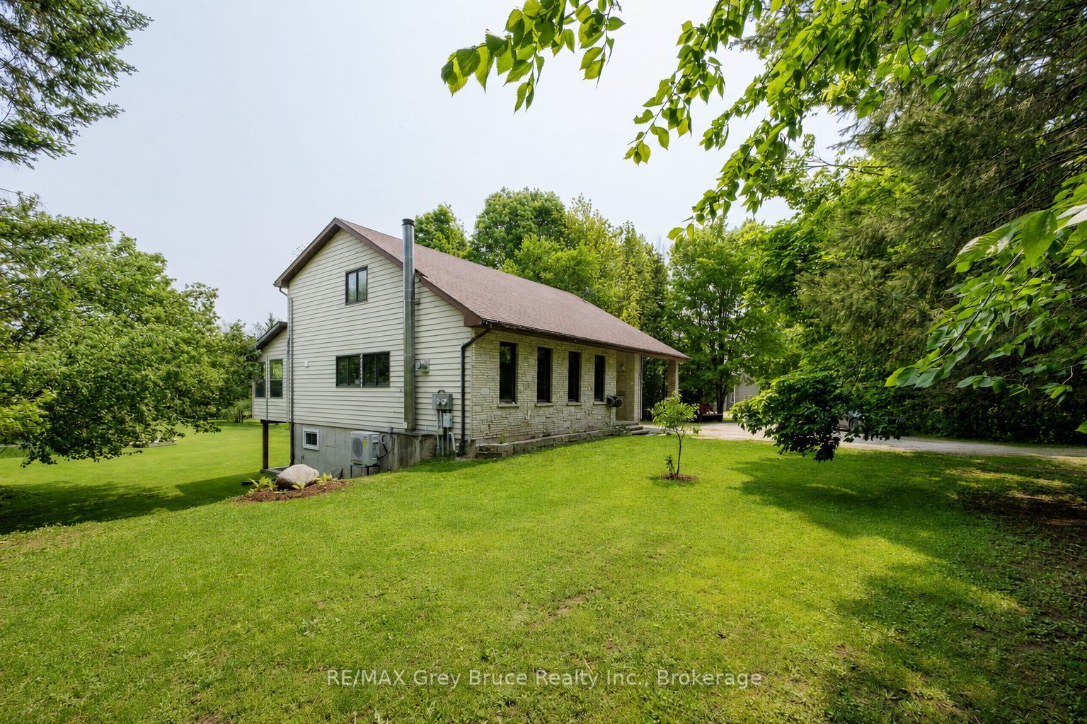 1033 Bruce Road 9, South Bruce Peninsula, ON N0H 2T0