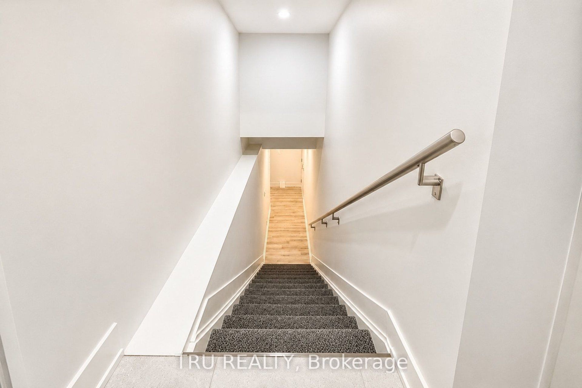120 Glynn Avenue B, Overbrook - Castleheights and Area, ON K1K 1S8 photo 3