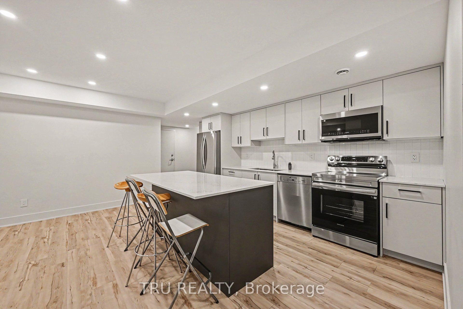 120 Glynn Avenue B, Overbrook - Castleheights and Area, ON K1K 1S8 photo 4