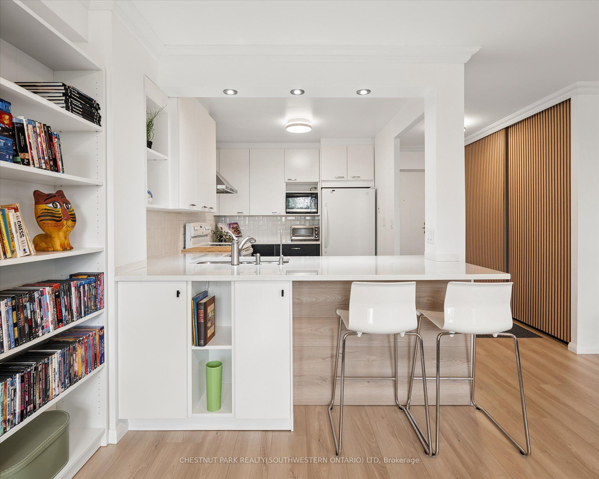 18 Holborn Court 506, Kitchener, ON N2A 4A1