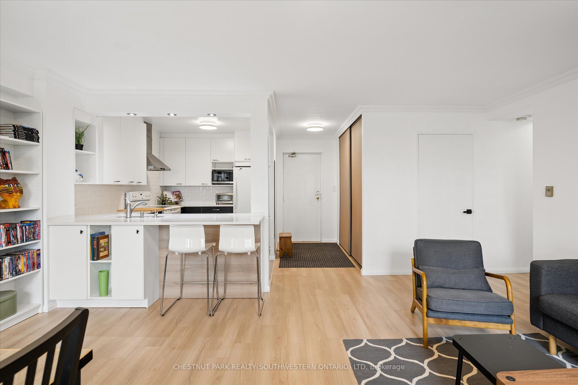 18 Holborn Court 506, Kitchener, ON N2A 4A1 photo 2