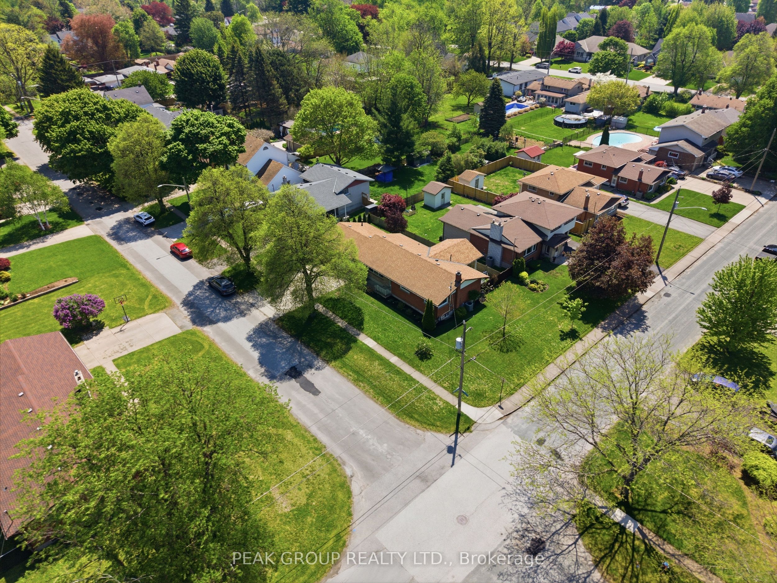 6408 Gore Street, Niagara Falls, ON L2J 1X8 photo 3