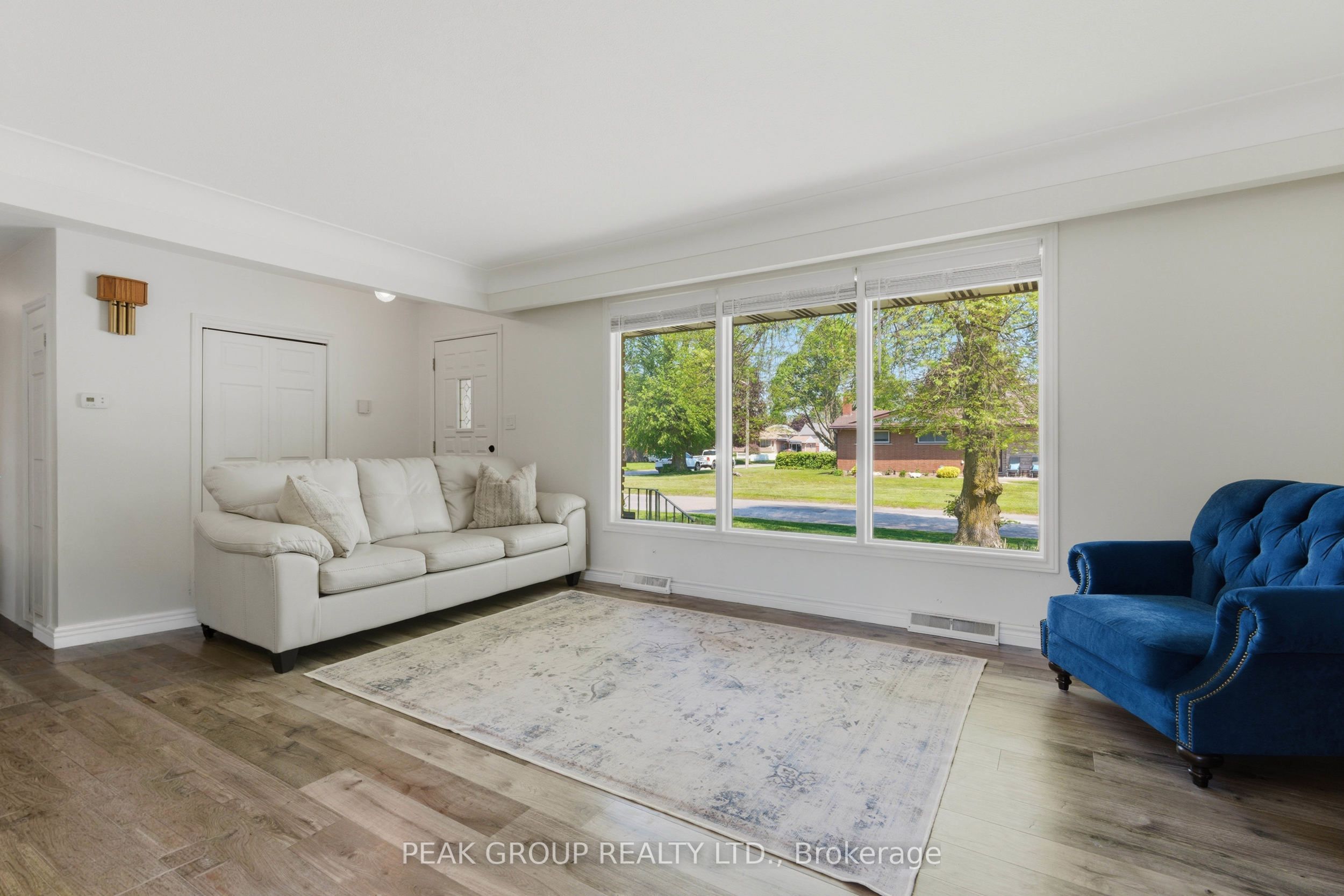 6408 Gore Street, Niagara Falls, ON L2J 1X8 photo 4