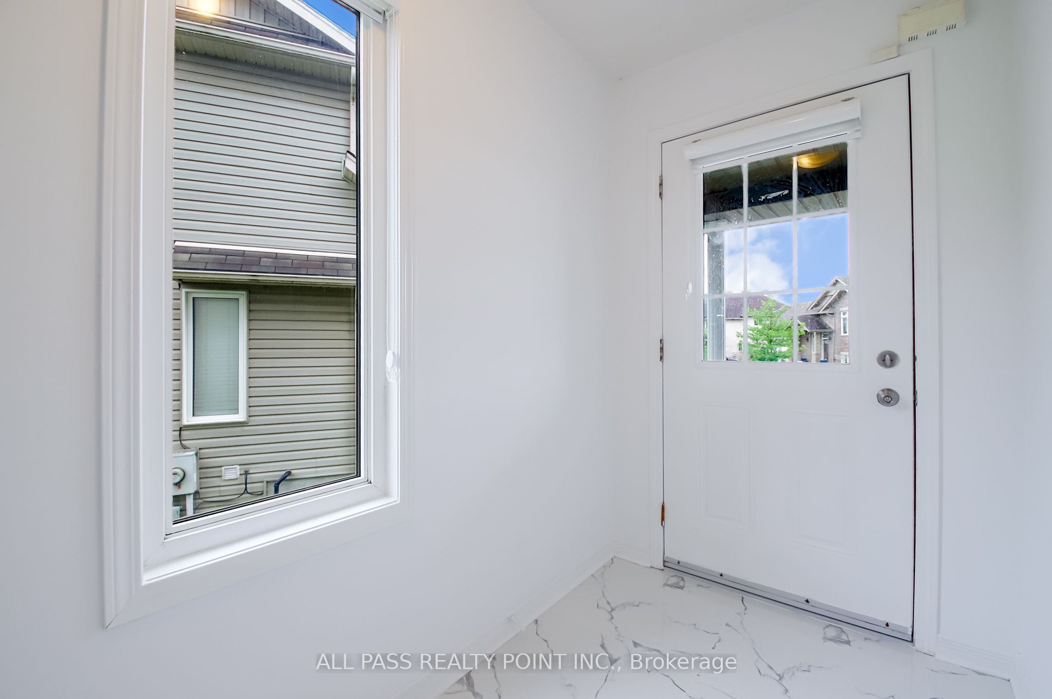 83 Iron Gate Street, Kitchener, ON N2N 3R6 photo 3
