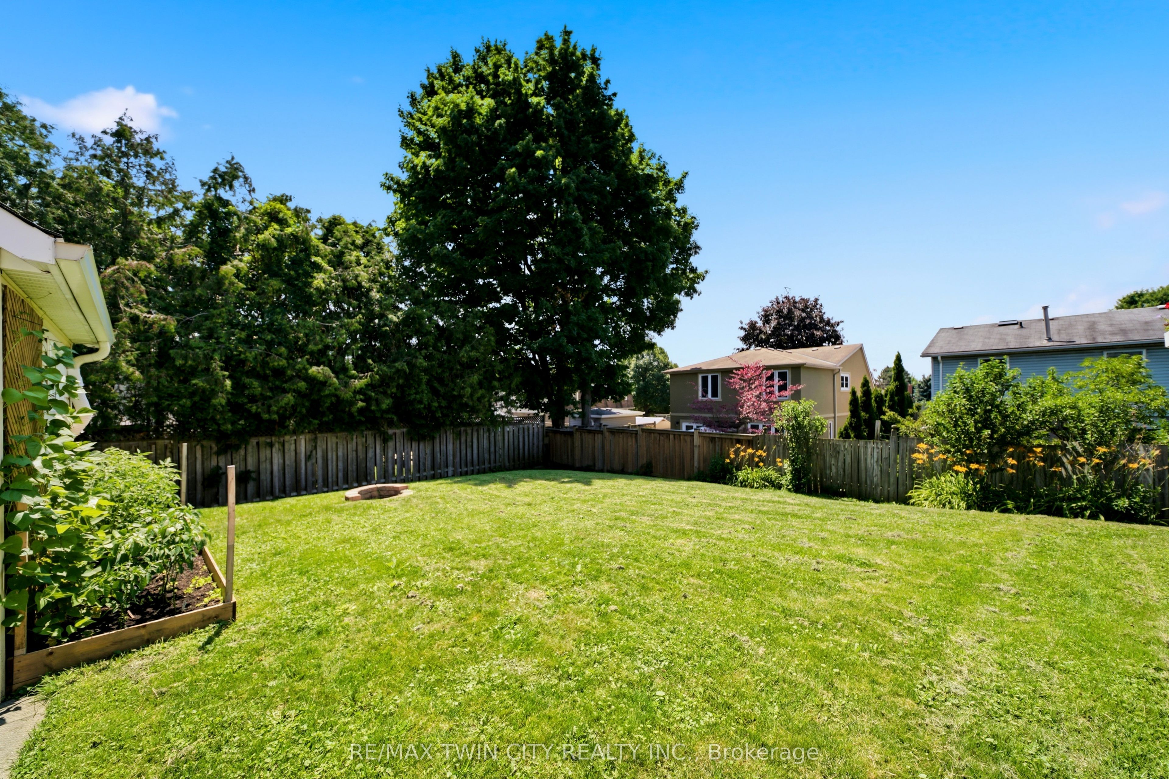 7 Glendan Court, Cambridge, ON N1R 7N4 photo 5