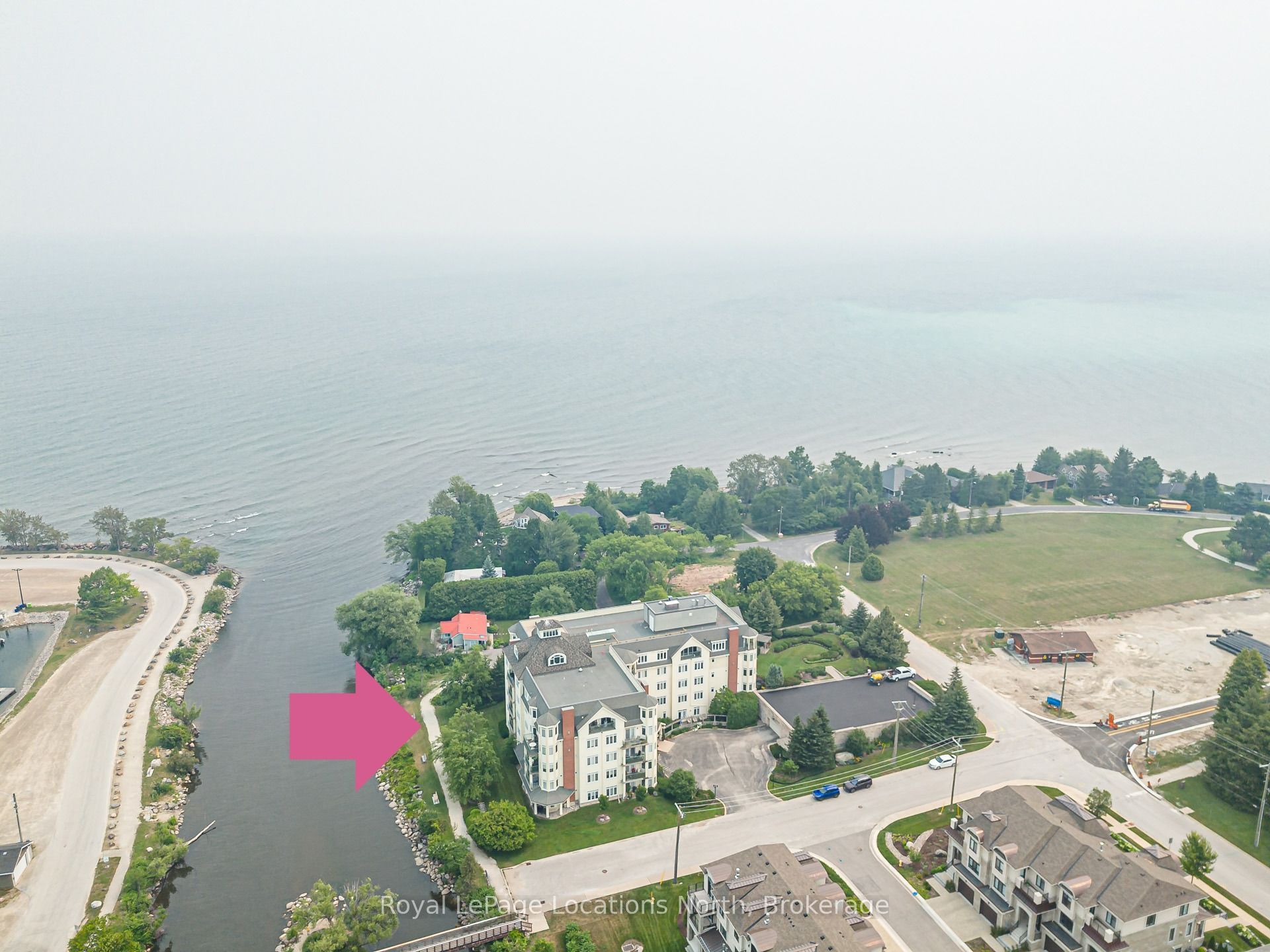 10 Bay Street E 103, Blue Mountains, ON N0H 2P0 photo 2